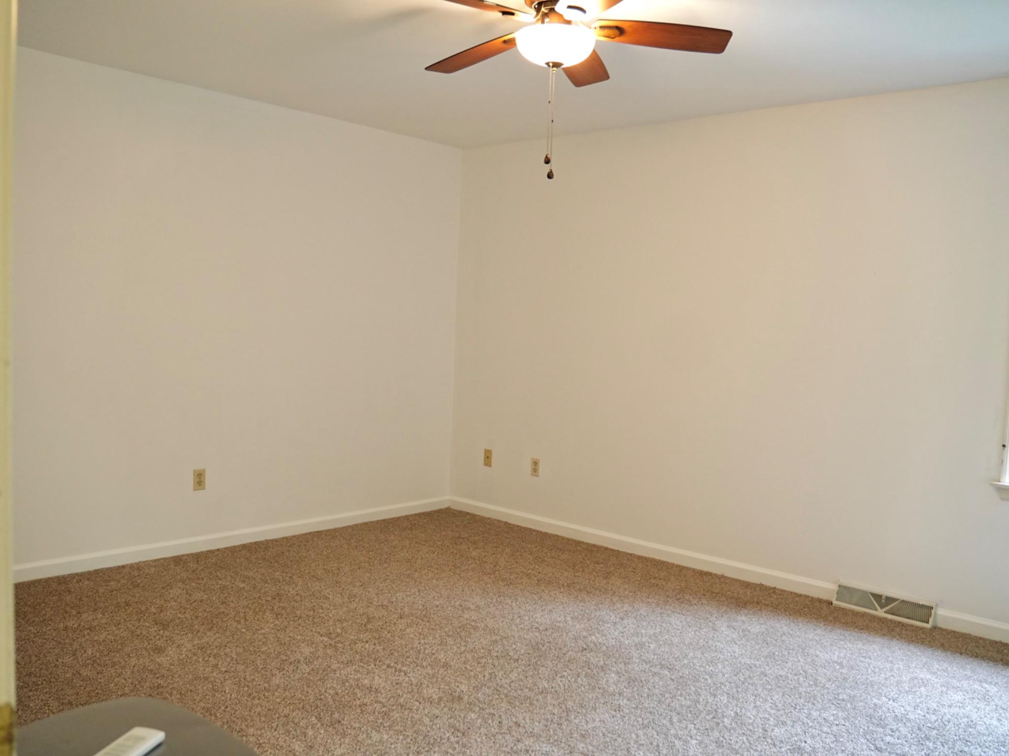 COUNTRY SQUIRE ESTATES - Residential