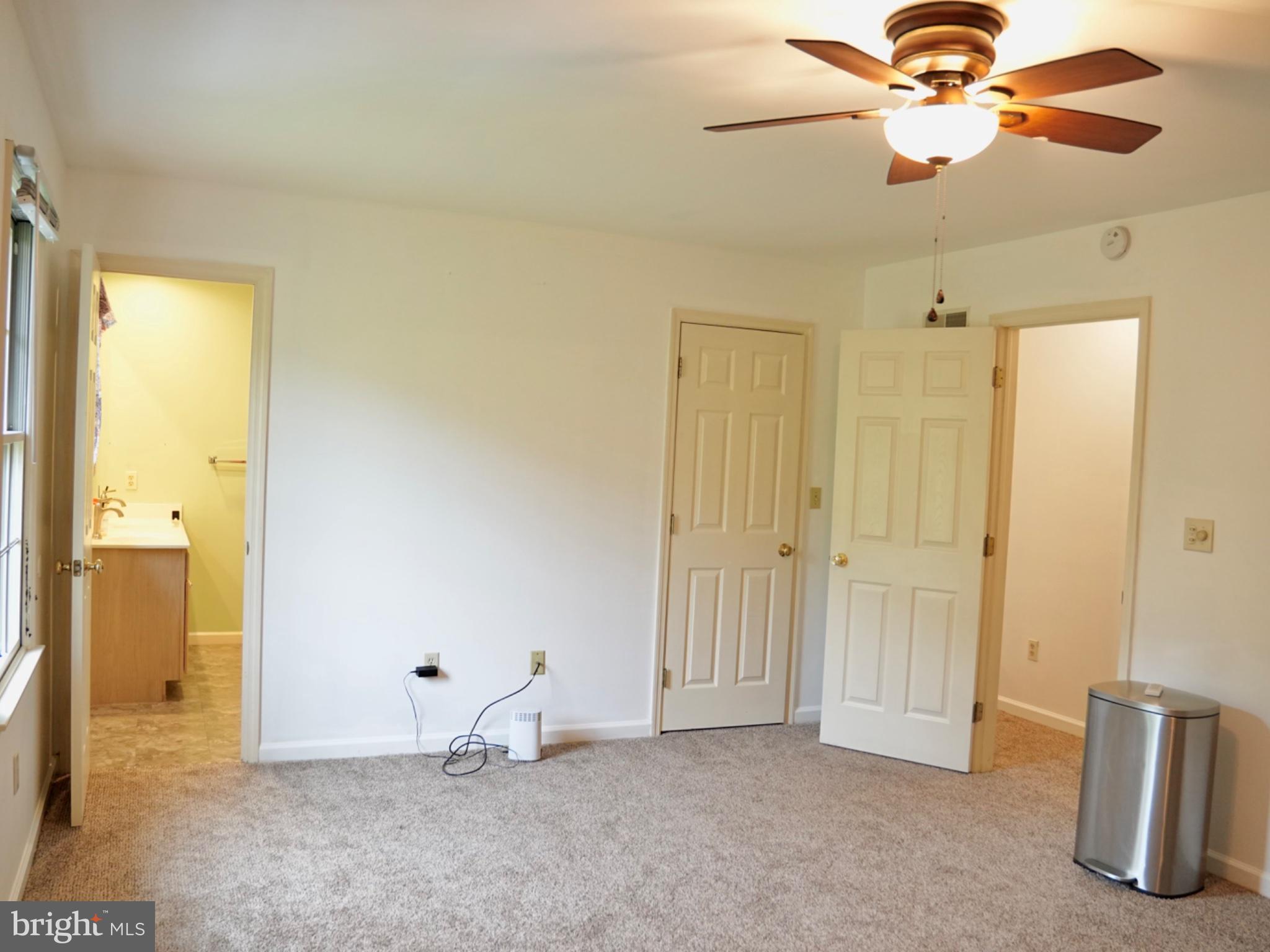 COUNTRY SQUIRE ESTATES - Residential