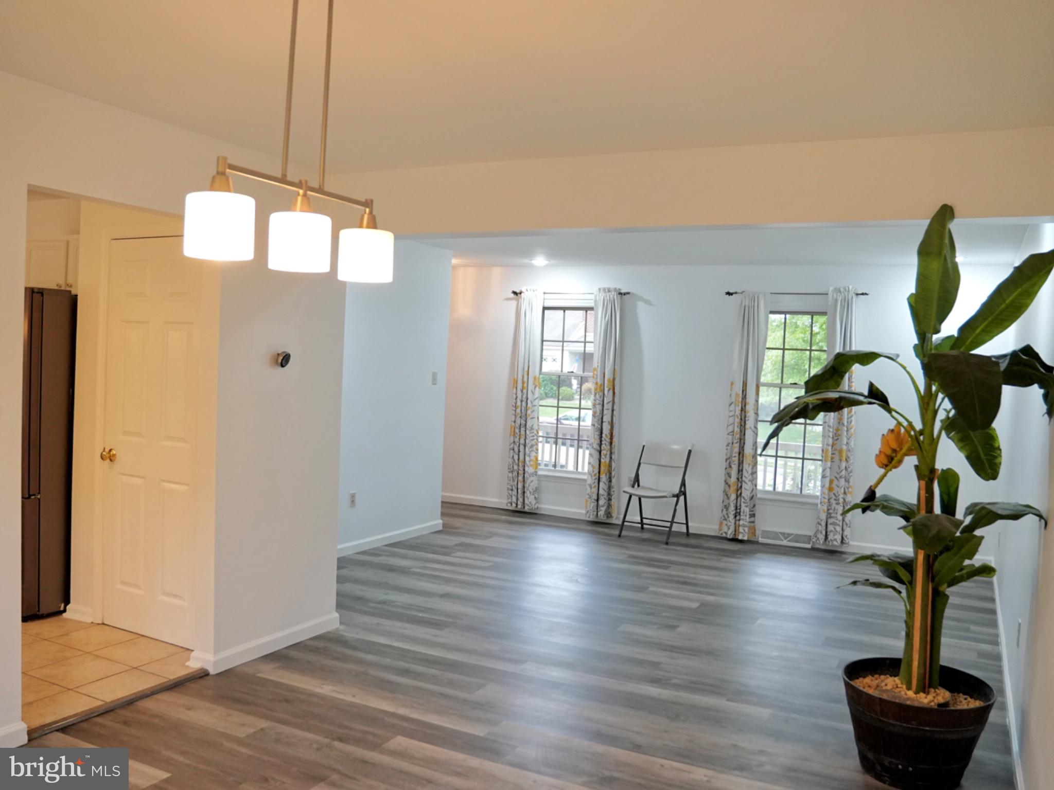 COUNTRY SQUIRE ESTATES - Residential