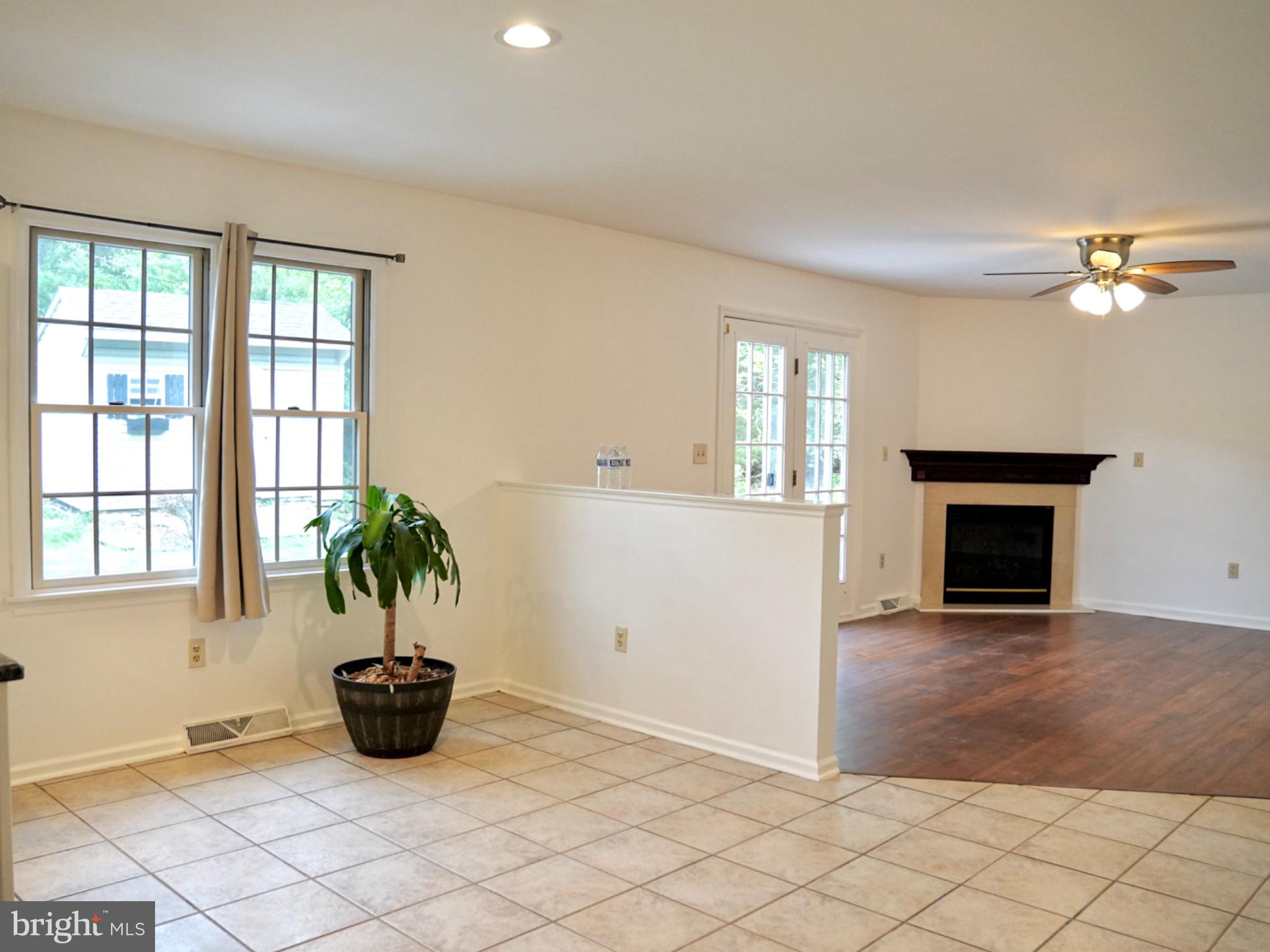 COUNTRY SQUIRE ESTATES - Residential