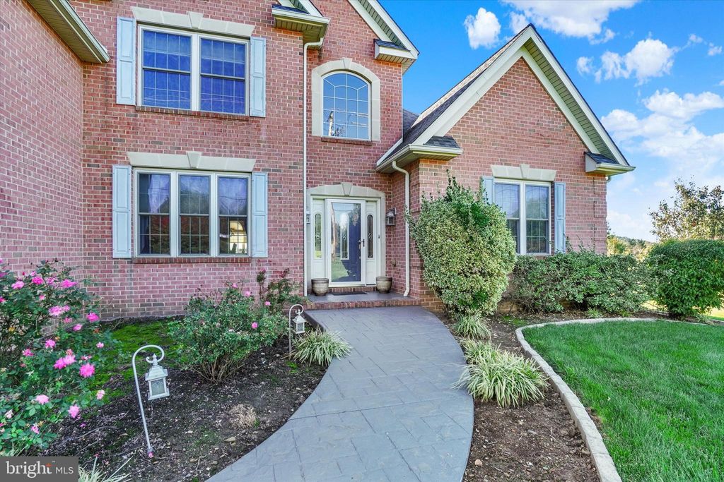 Photo of 639 Chestnut Hill Road, YORK, PA 17402 (MLS # PAYK2091522)