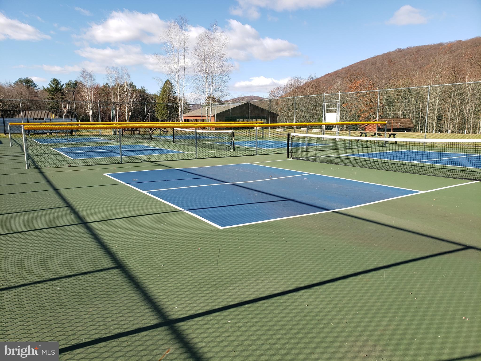 EAGLE ROCK RESORT - Residential