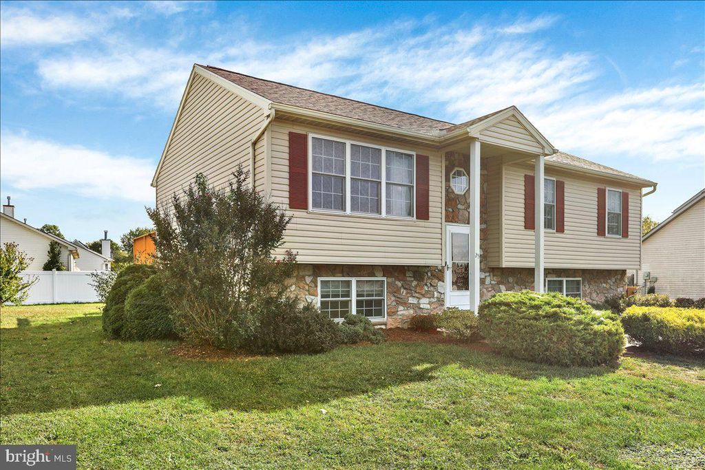 Photo of 25 Waxwood Road, SHOEMAKERSVILLE, PA 19555 (MLS # PABK2063136)