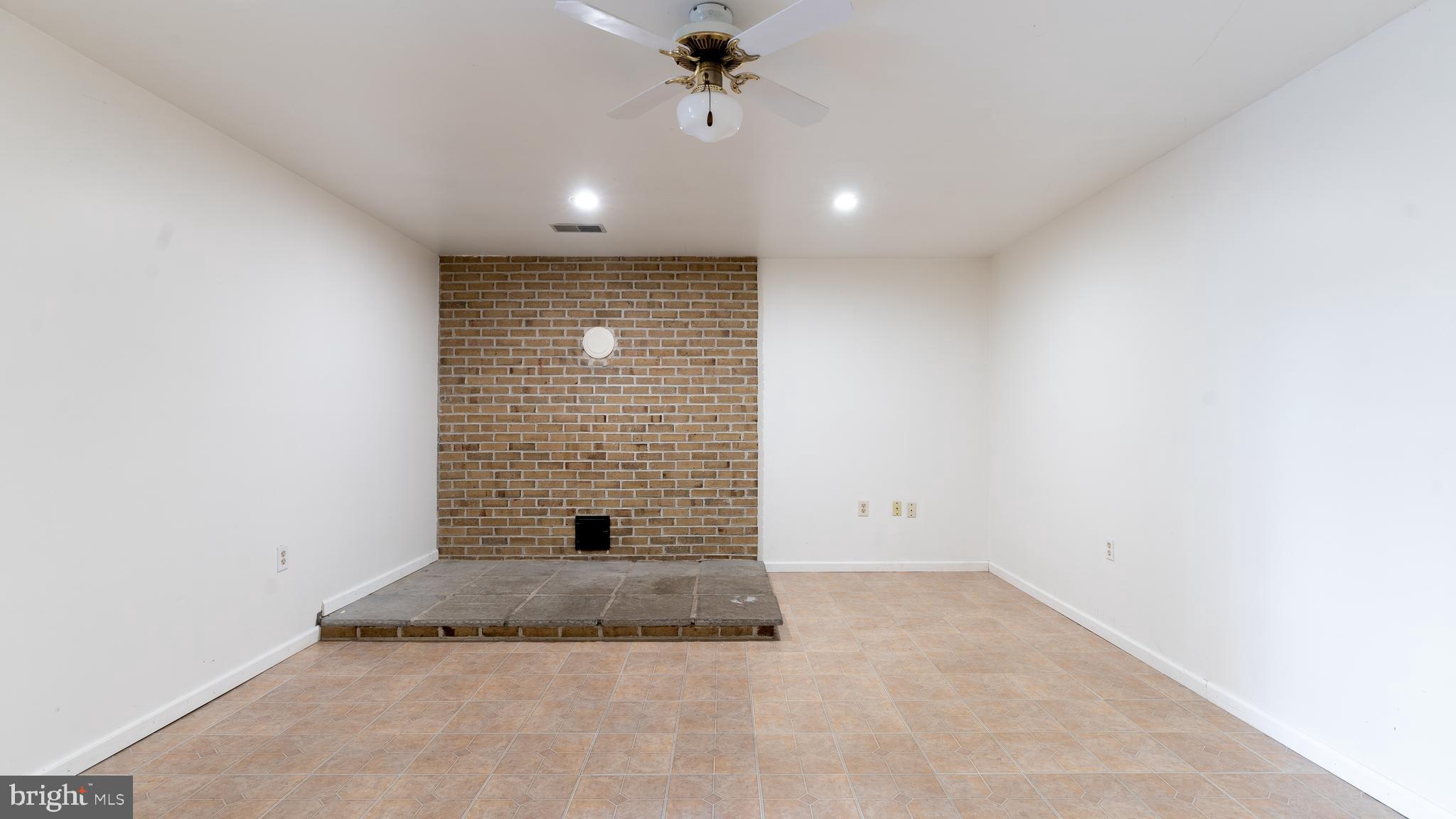 MOUNTAIN VIEW ESTATES - Residential