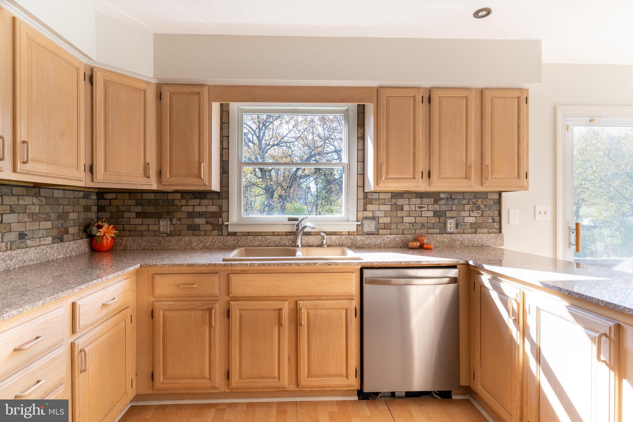 MOUNTAIN VIEW ESTATES - Residential