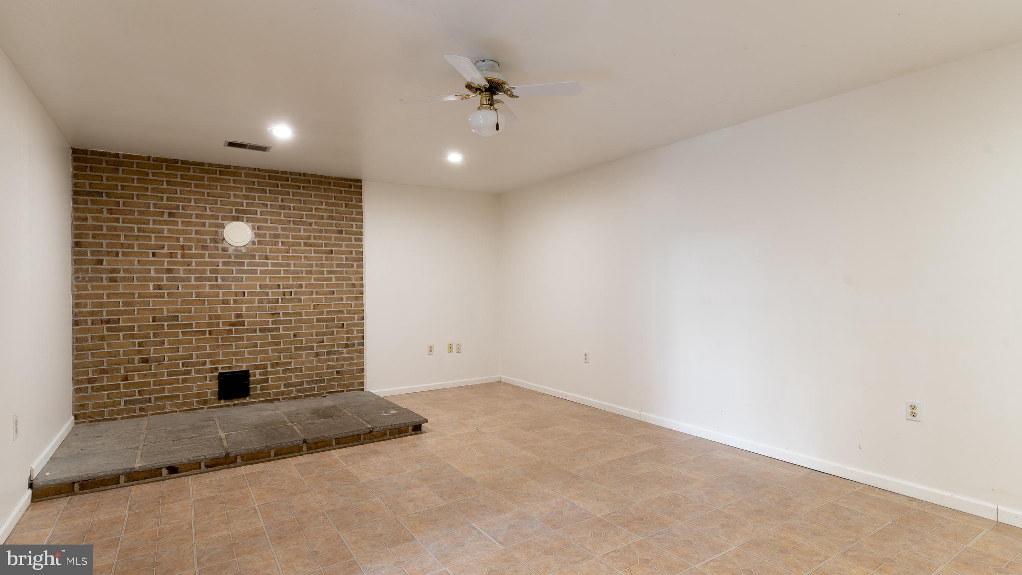 MOUNTAIN VIEW ESTATES - Residential