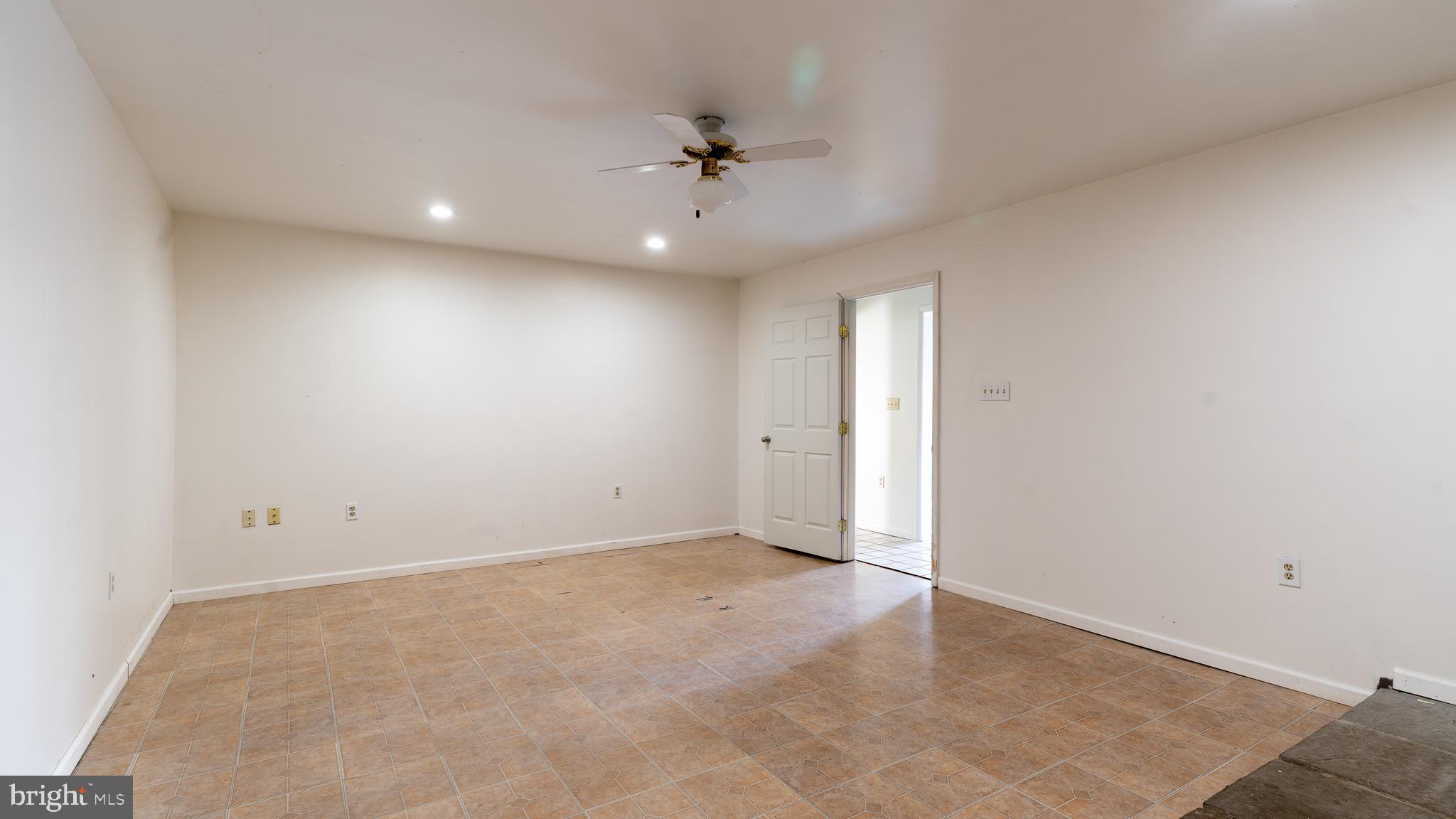 MOUNTAIN VIEW ESTATES - Residential