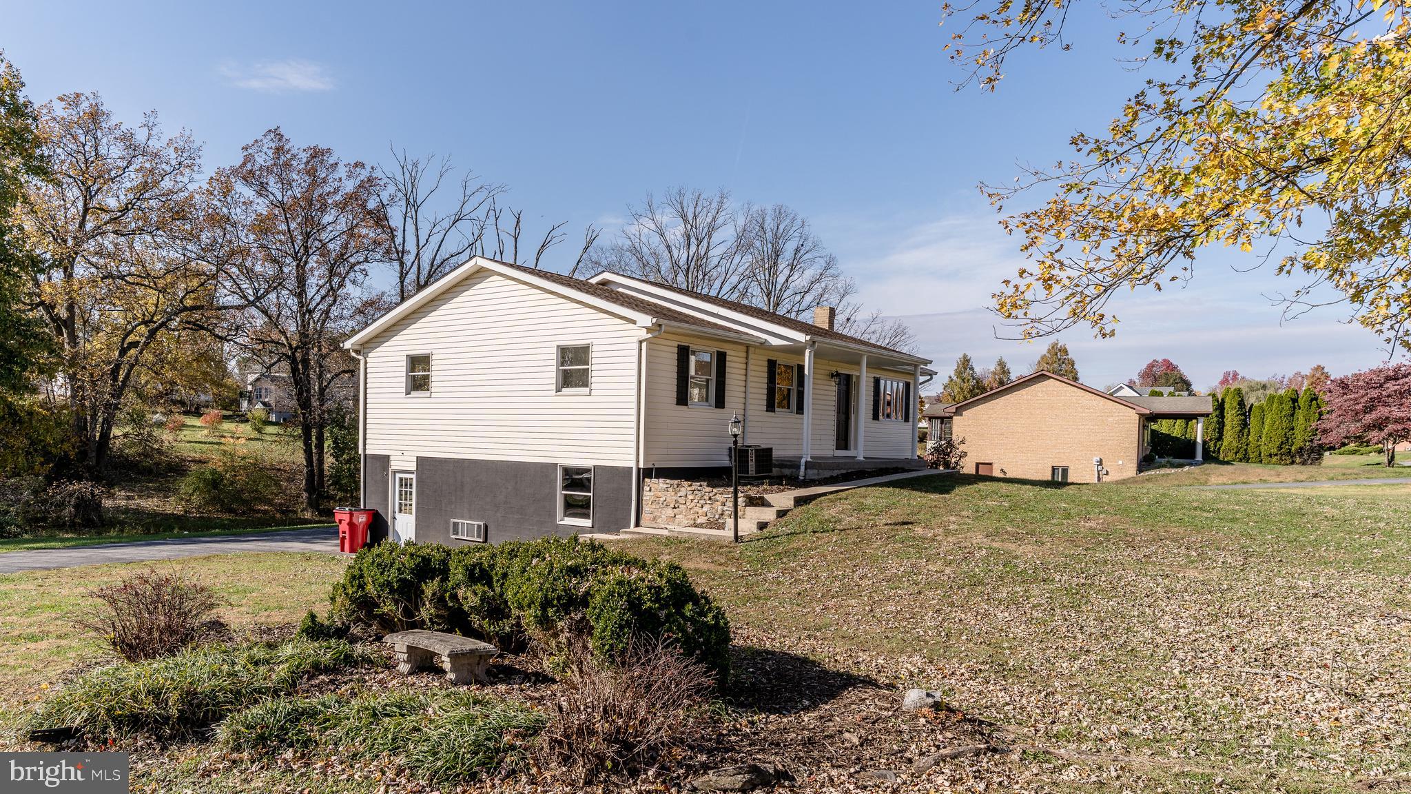 MOUNTAIN VIEW ESTATES - Residential