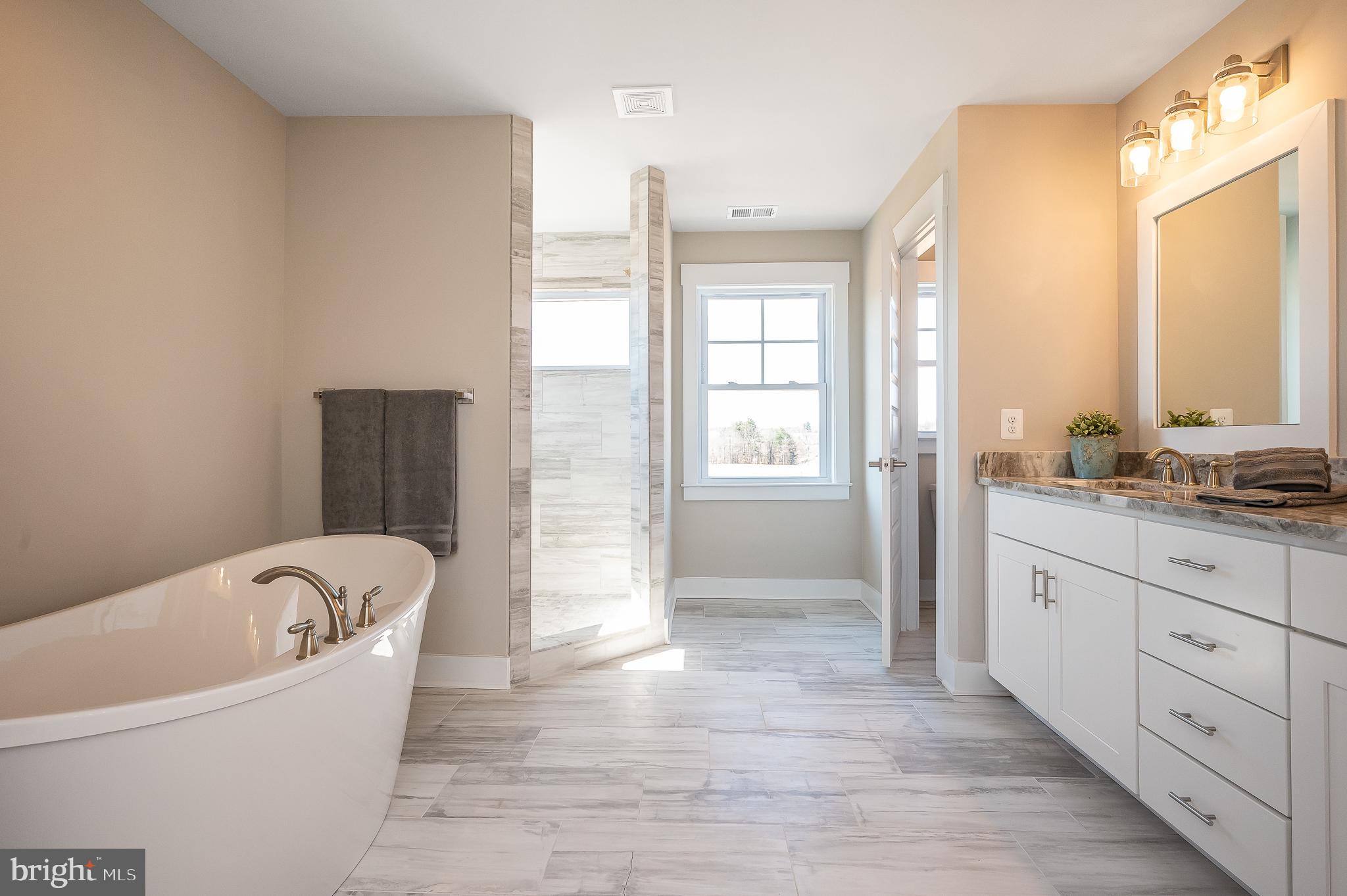 MISTY HOLLOW - Residential