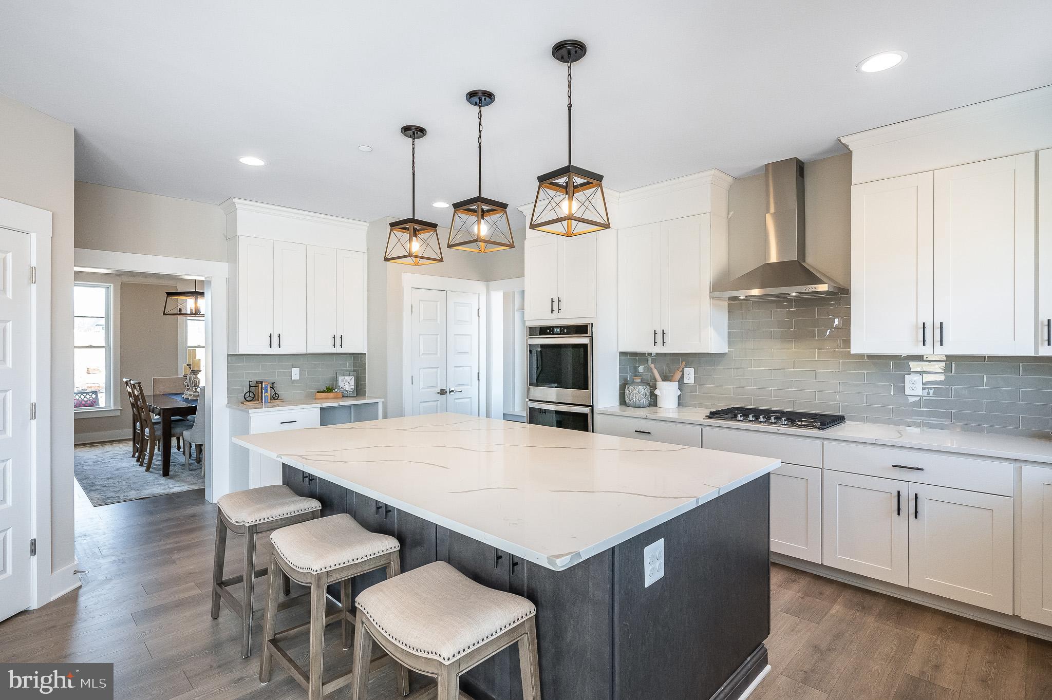 MISTY HOLLOW - Residential