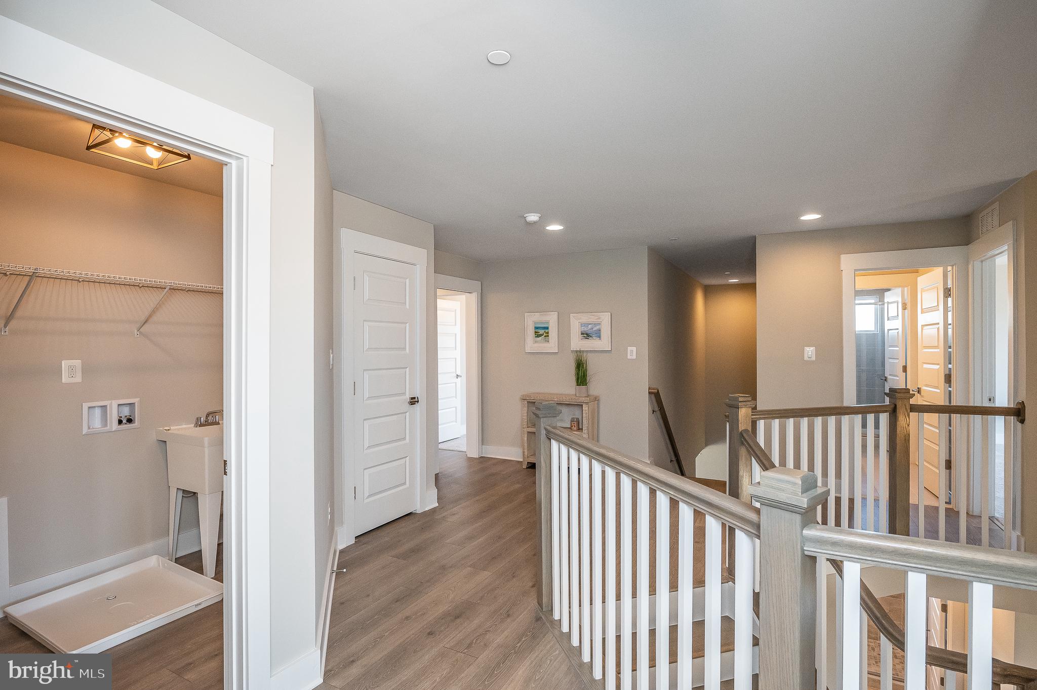 MISTY HOLLOW - Residential