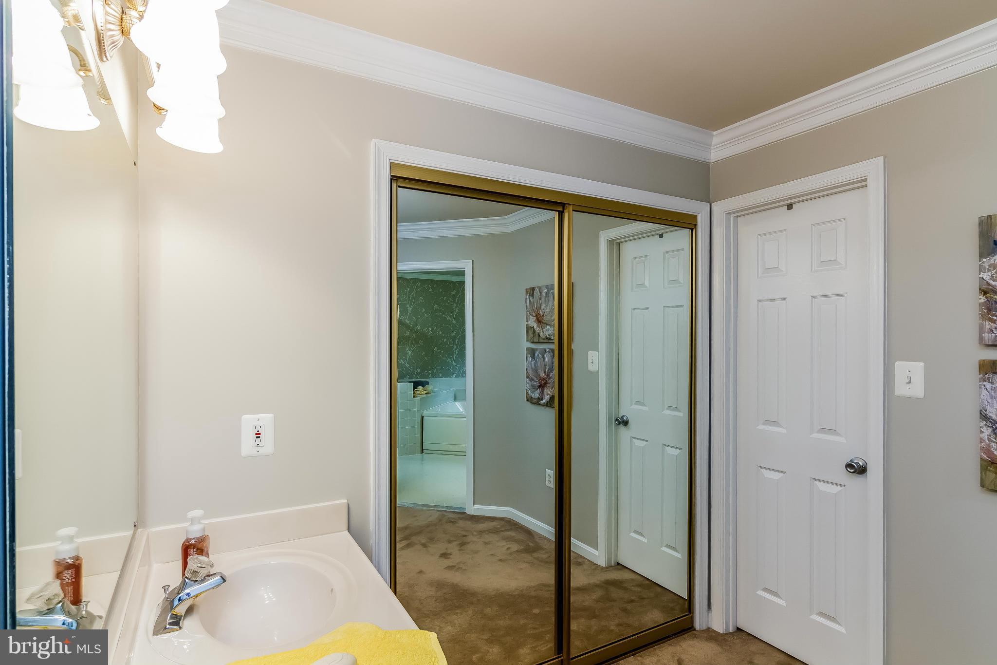 CROSSPOINTE - Residential