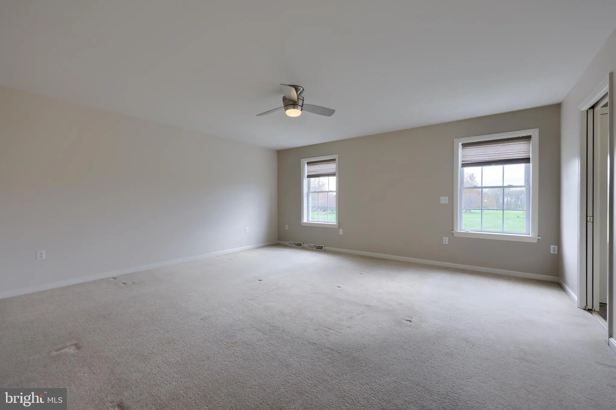 Lancaster, Pennsylvania 17602, United States, 5 Bedrooms Bedrooms, ,4 BathroomsBathrooms,Residential,Pending,111544