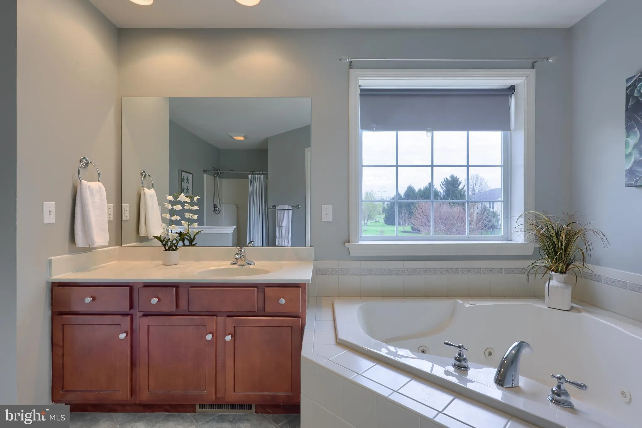 Lancaster, Pennsylvania 17602, United States, 5 Bedrooms Bedrooms, ,4 BathroomsBathrooms,Residential,Pending,111544