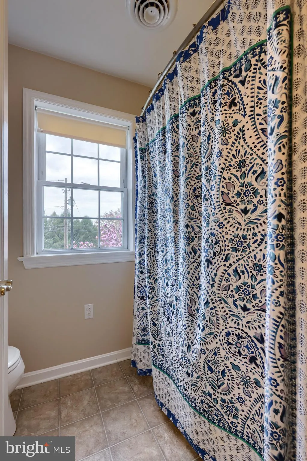 Lancaster, Pennsylvania 17602, United States, 5 Bedrooms Bedrooms, ,4 BathroomsBathrooms,Residential,Pending,111544