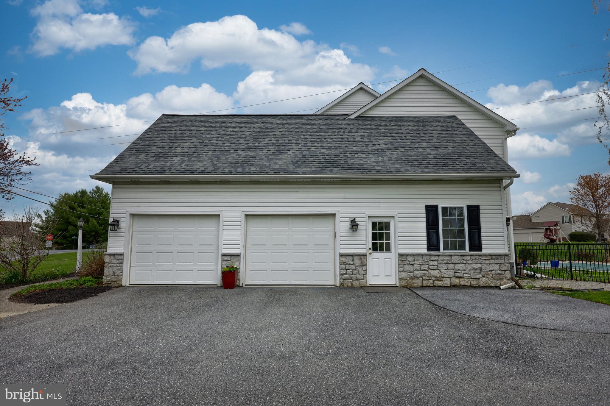 WINDY RIDGE - Residential