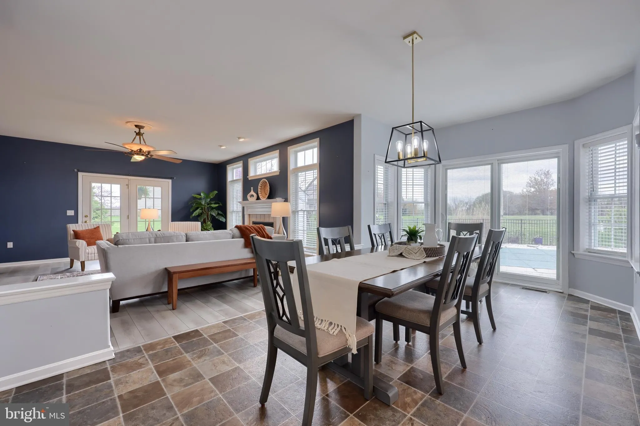 Lancaster, Pennsylvania 17602, United States, 5 Bedrooms Bedrooms, ,4 BathroomsBathrooms,Residential,Pending,111544