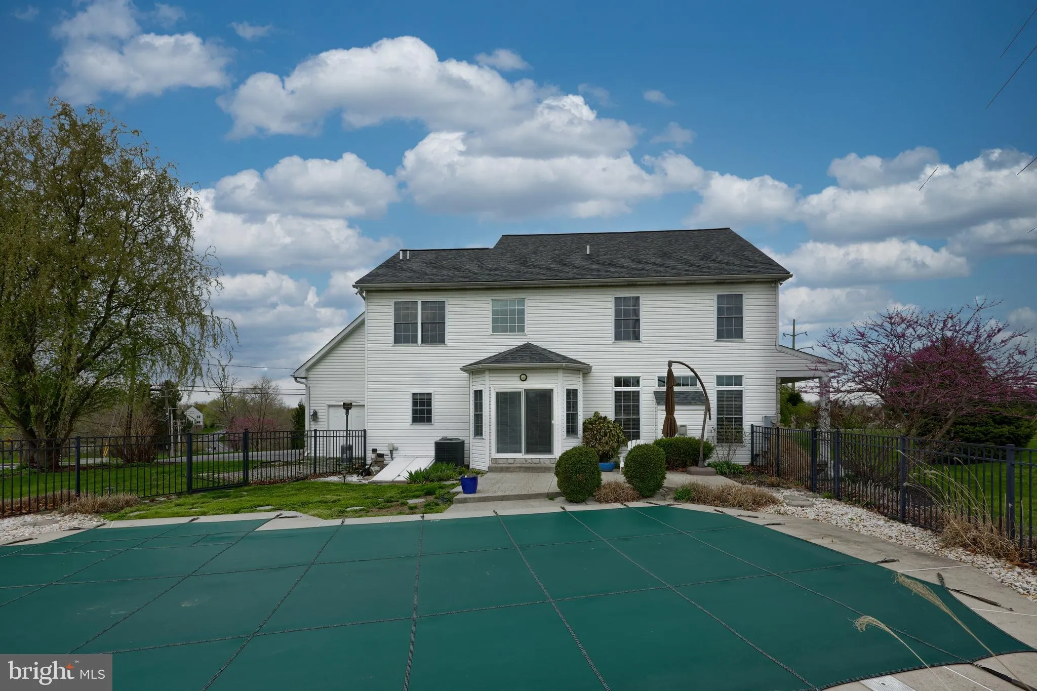 Lancaster, Pennsylvania 17602, United States, 5 Bedrooms Bedrooms, ,4 BathroomsBathrooms,Residential,Pending,111544