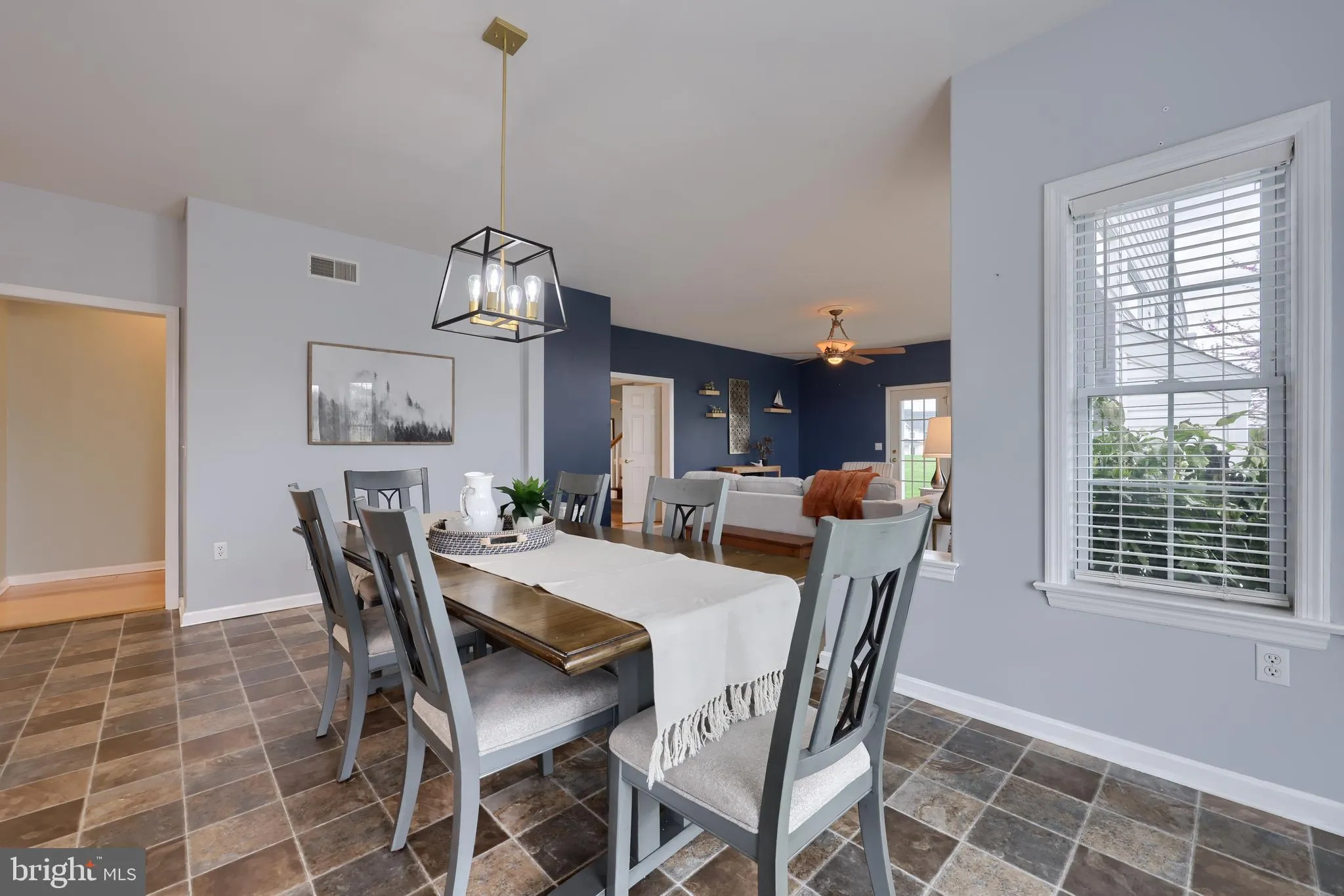 Lancaster, Pennsylvania 17602, United States, 5 Bedrooms Bedrooms, ,4 BathroomsBathrooms,Residential,Pending,111544