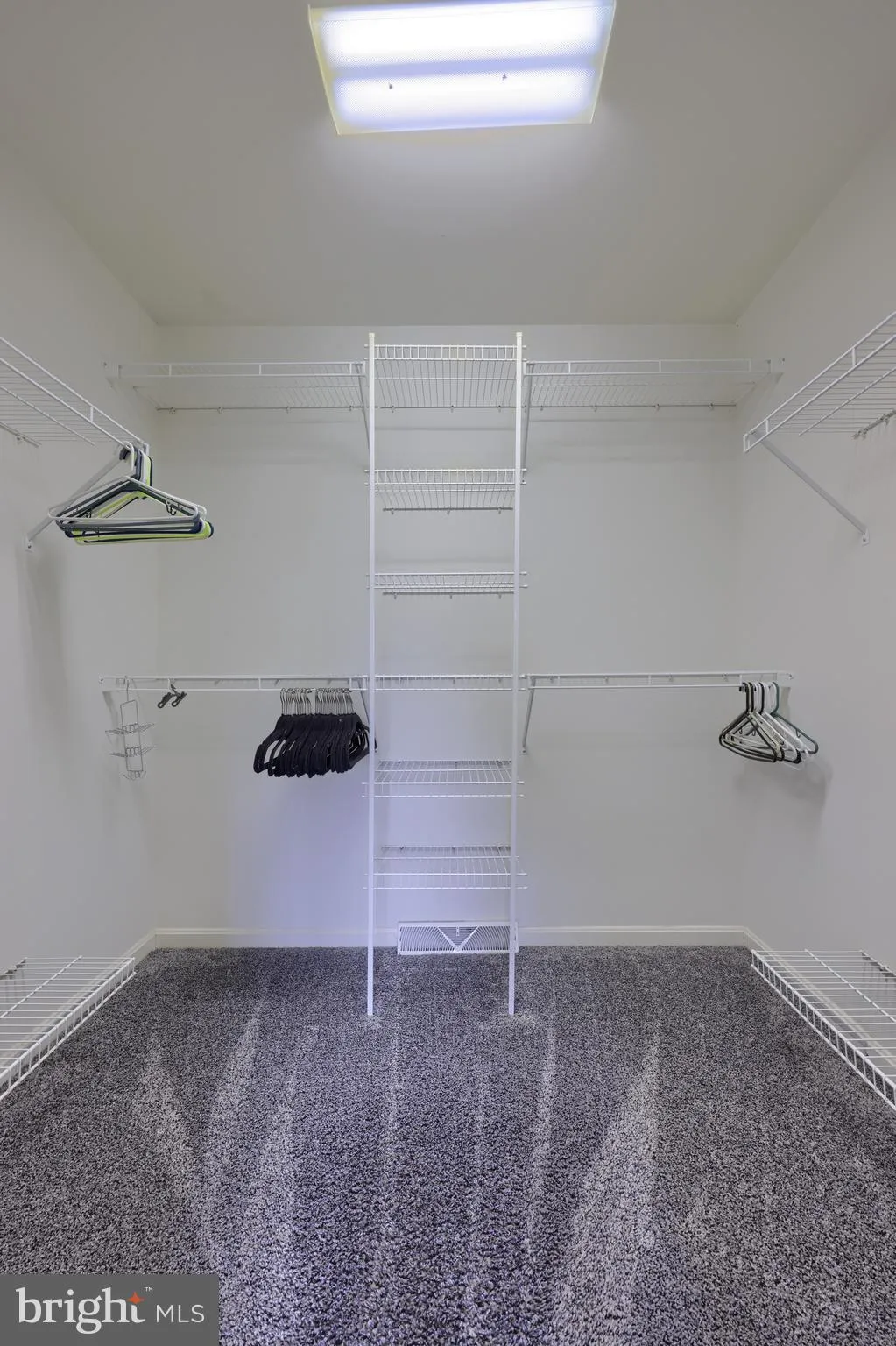 Lancaster, Pennsylvania 17602, United States, 5 Bedrooms Bedrooms, ,4 BathroomsBathrooms,Residential,Pending,111544