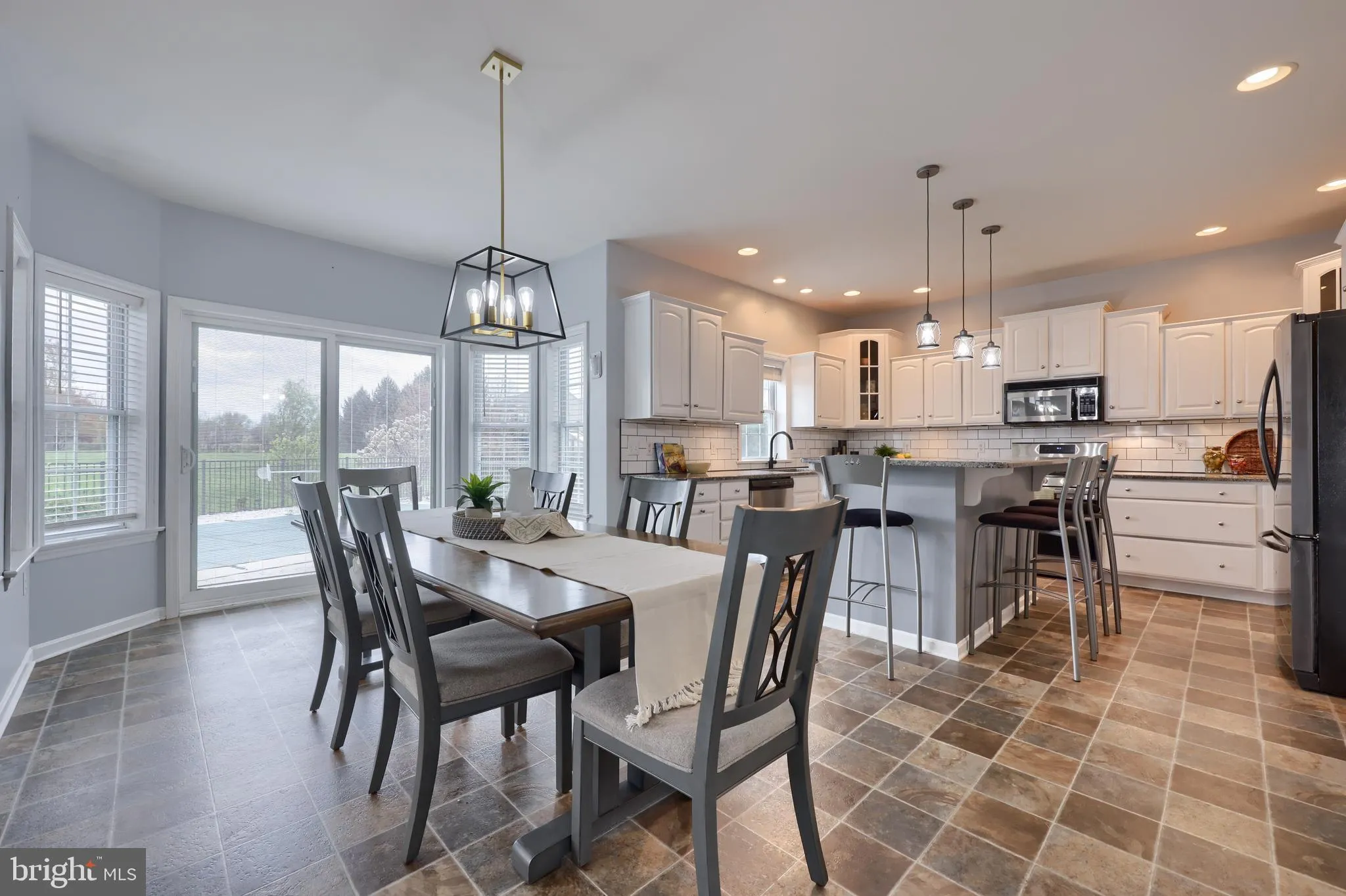 Lancaster, Pennsylvania 17602, United States, 5 Bedrooms Bedrooms, ,4 BathroomsBathrooms,Residential,Pending,111544