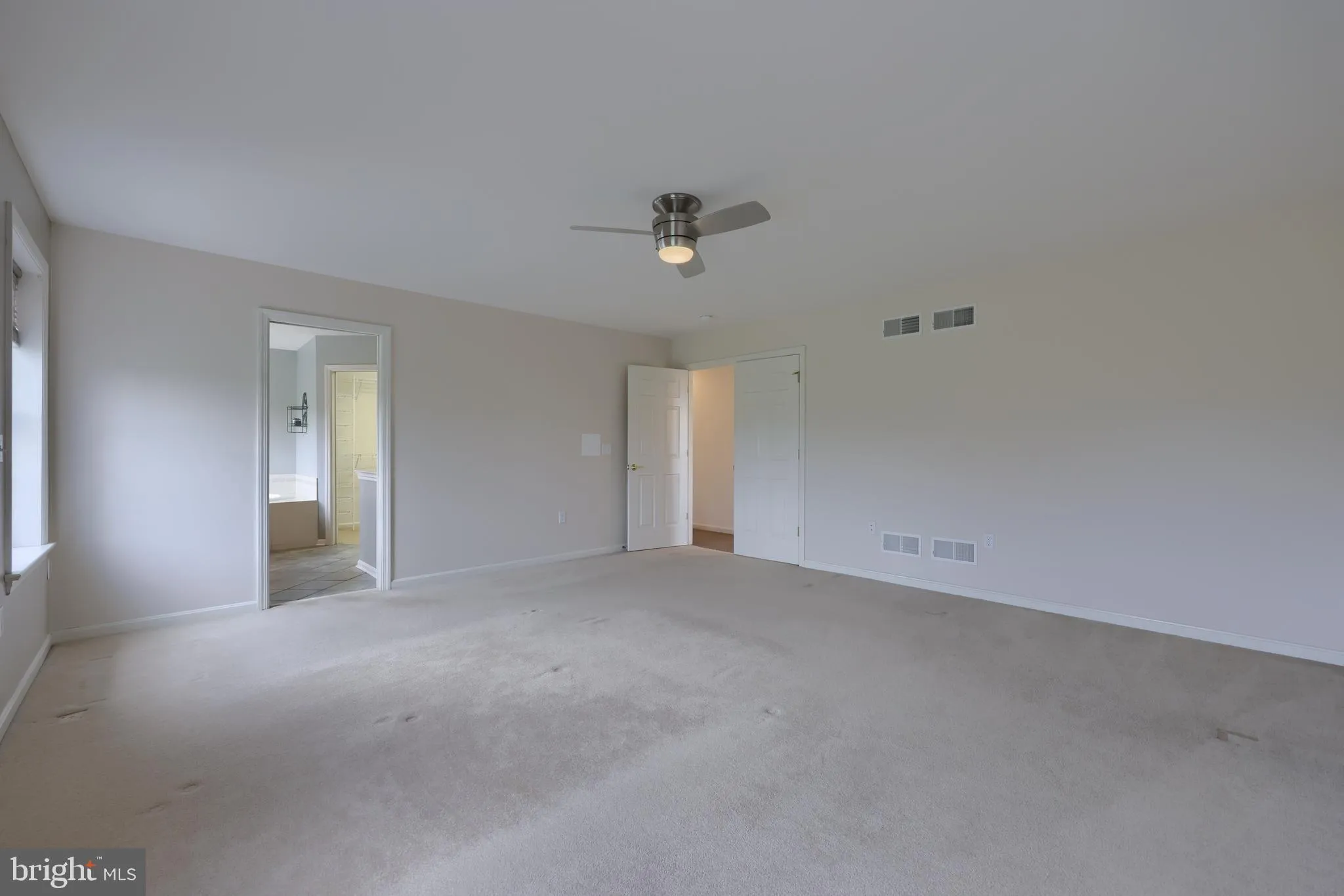 Lancaster, Pennsylvania 17602, United States, 5 Bedrooms Bedrooms, ,4 BathroomsBathrooms,Residential,Pending,111544