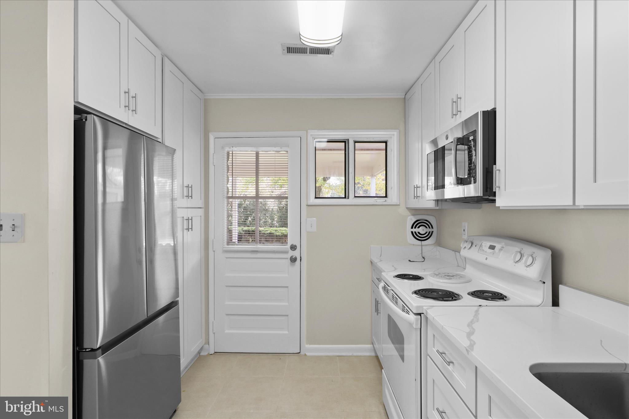 PARKLAWN - Residential Lease