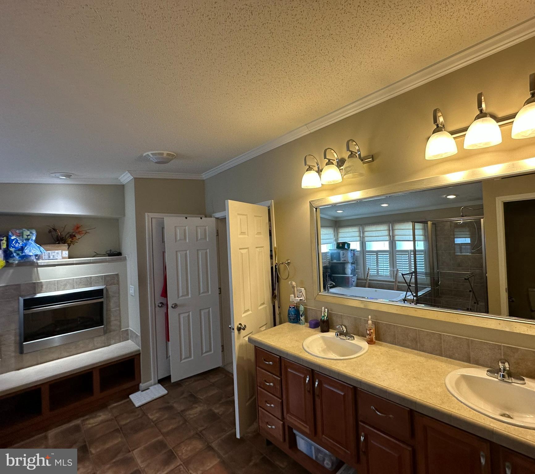 EAGLE VIEW - Residential