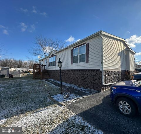 Mobile Home For Sale - 85 Raptor Drive<br/> HANOVER, PA 17331