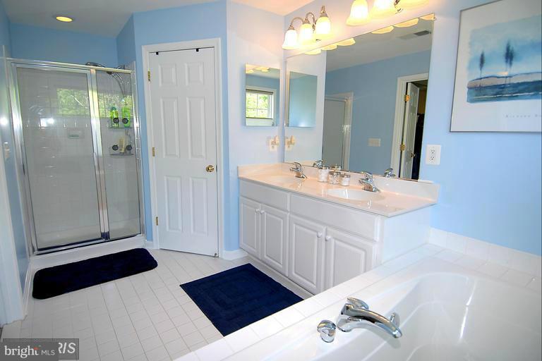 LOUDOUN PARKWAY CENTER - Residential Lease