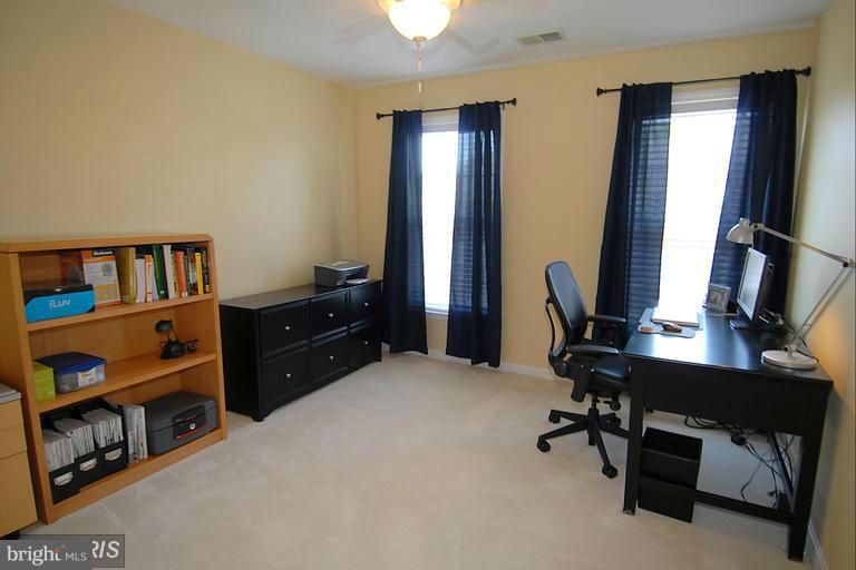 LOUDOUN PARKWAY CENTER - Residential Lease