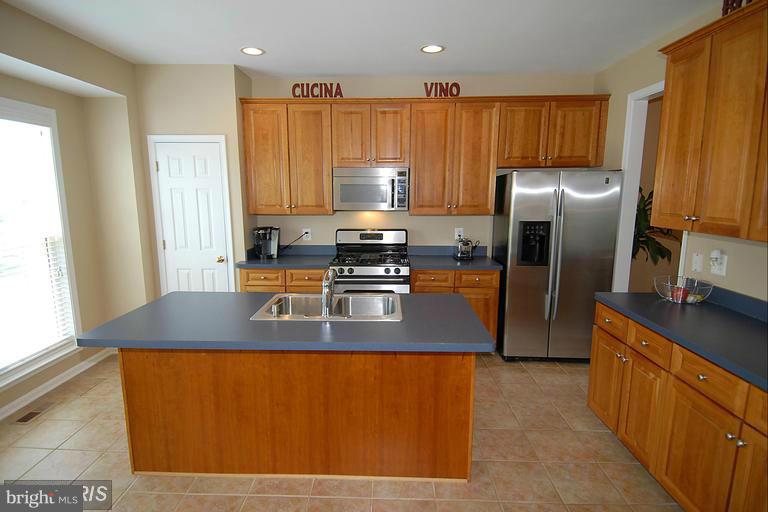 LOUDOUN PARKWAY CENTER - Residential Lease