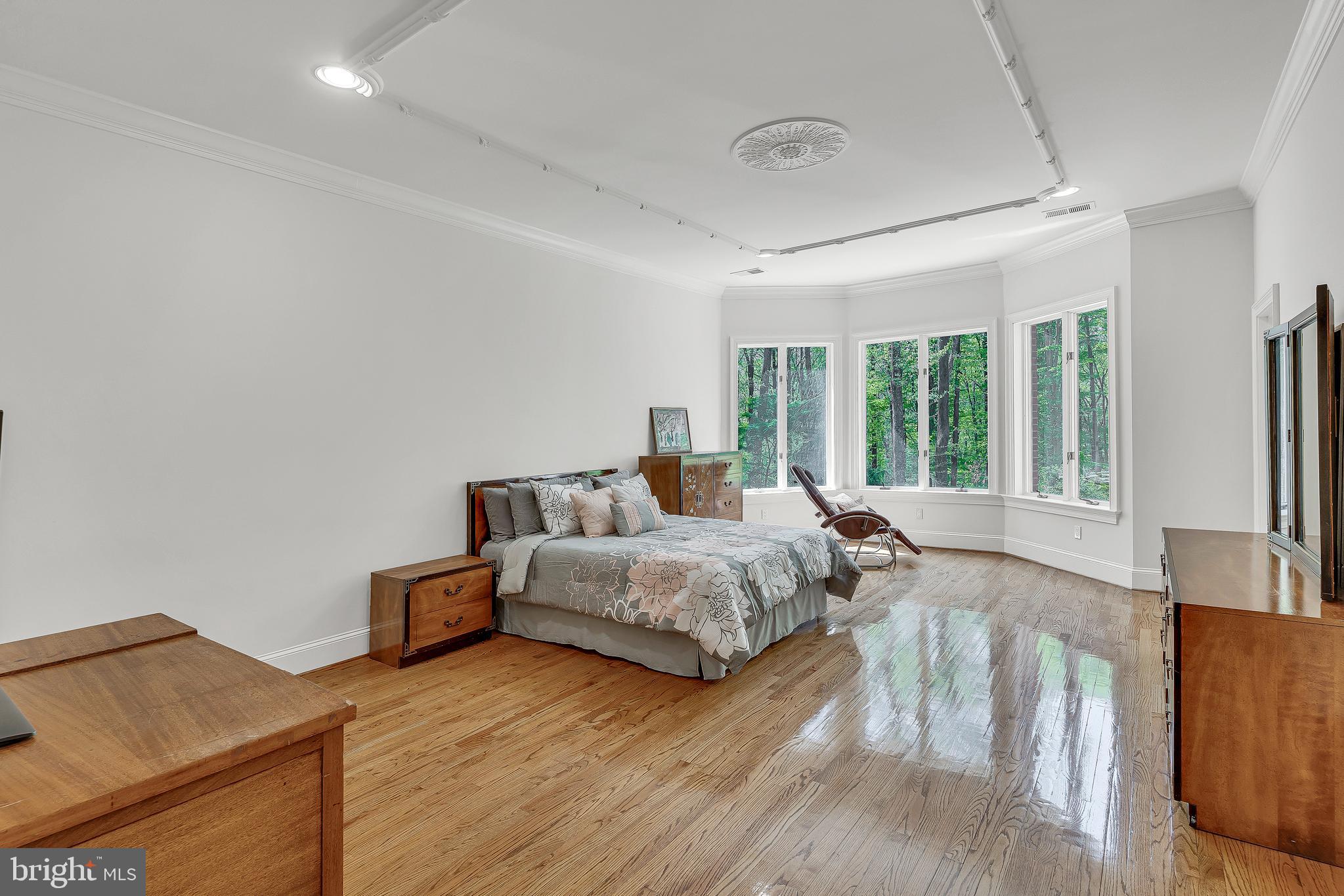 DARNESTOWN OUTSIDE - Residential