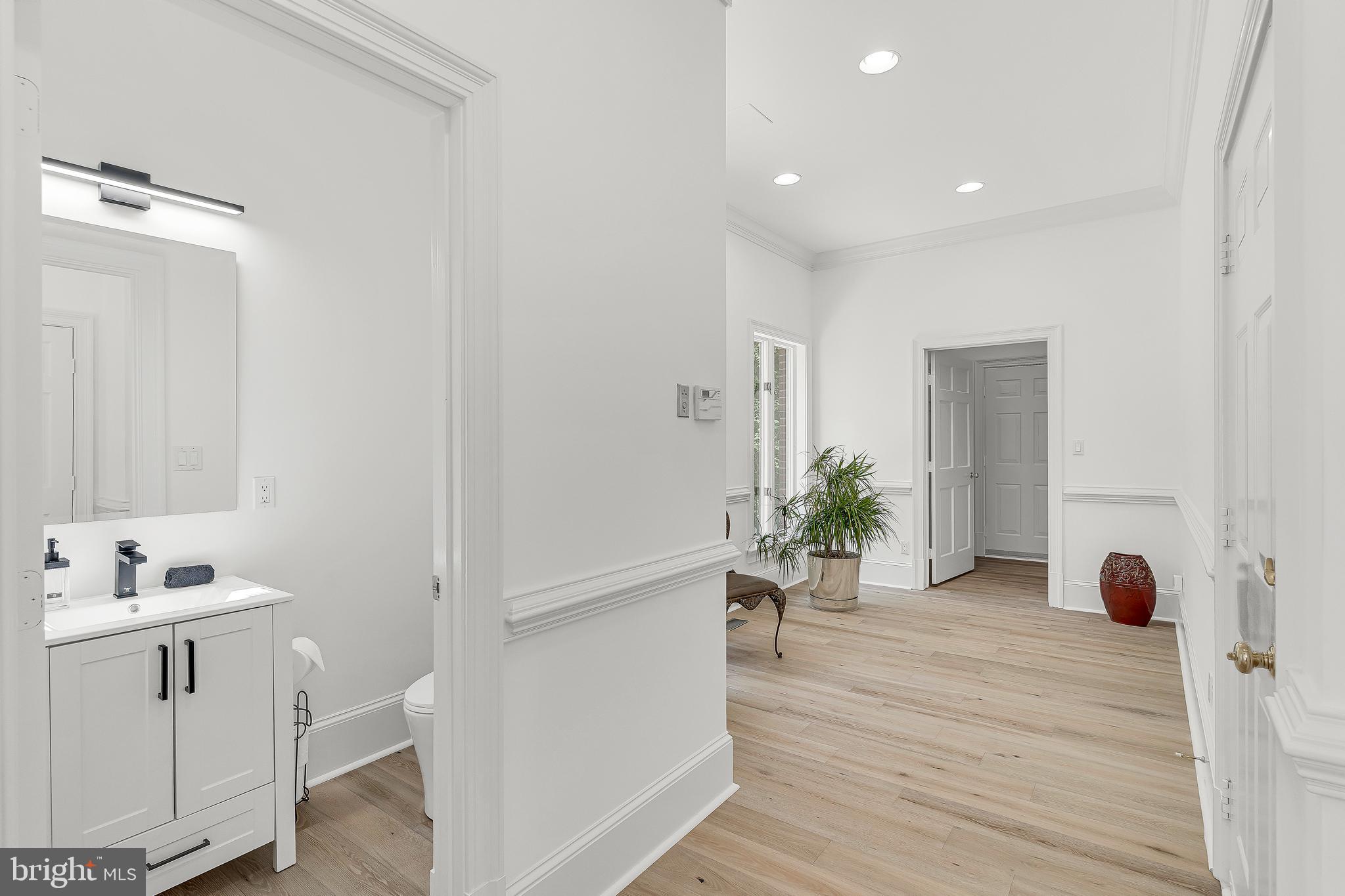 DARNESTOWN OUTSIDE - Residential