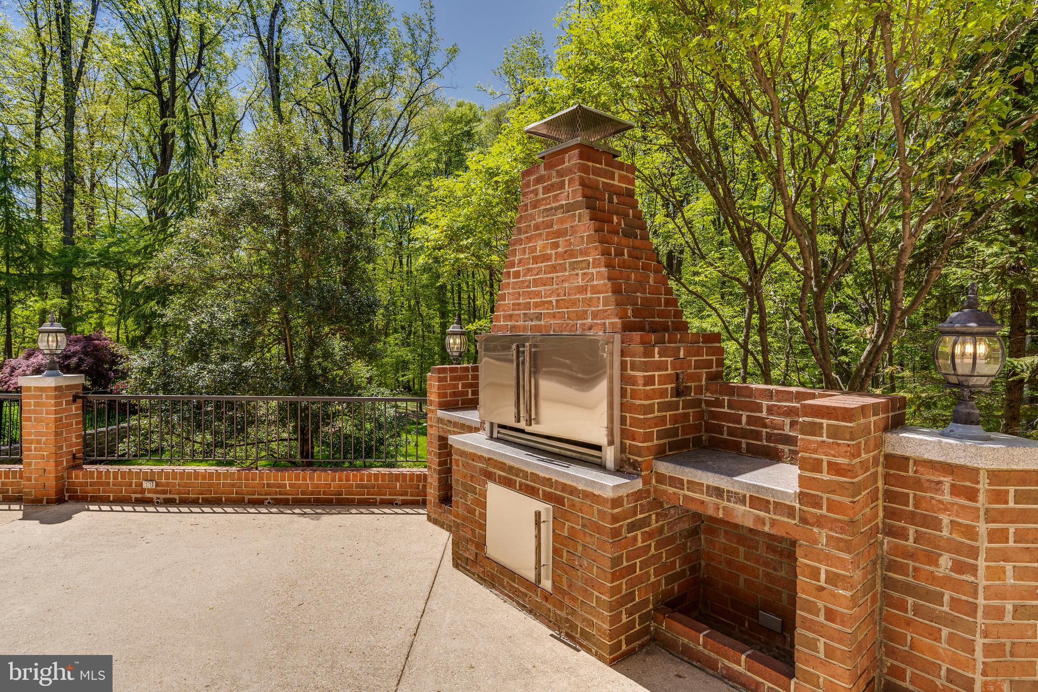 DARNESTOWN OUTSIDE - Residential