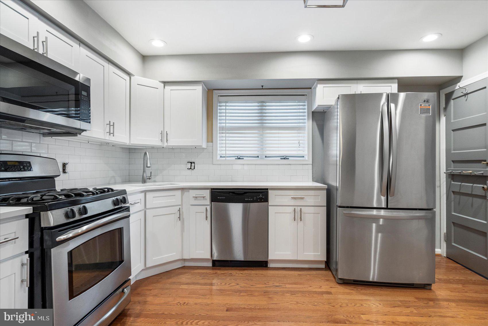 LAURAVILLE HISTORIC DISTRICT - Residential