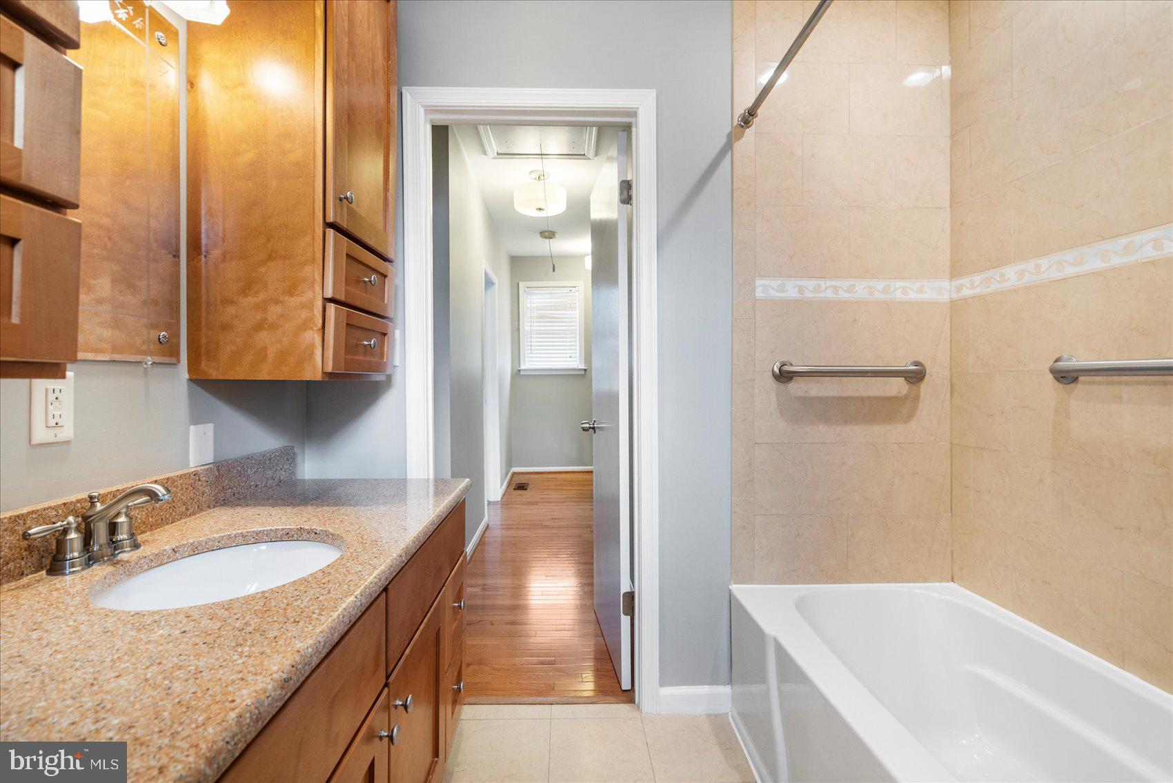 LAURAVILLE HISTORIC DISTRICT - Residential