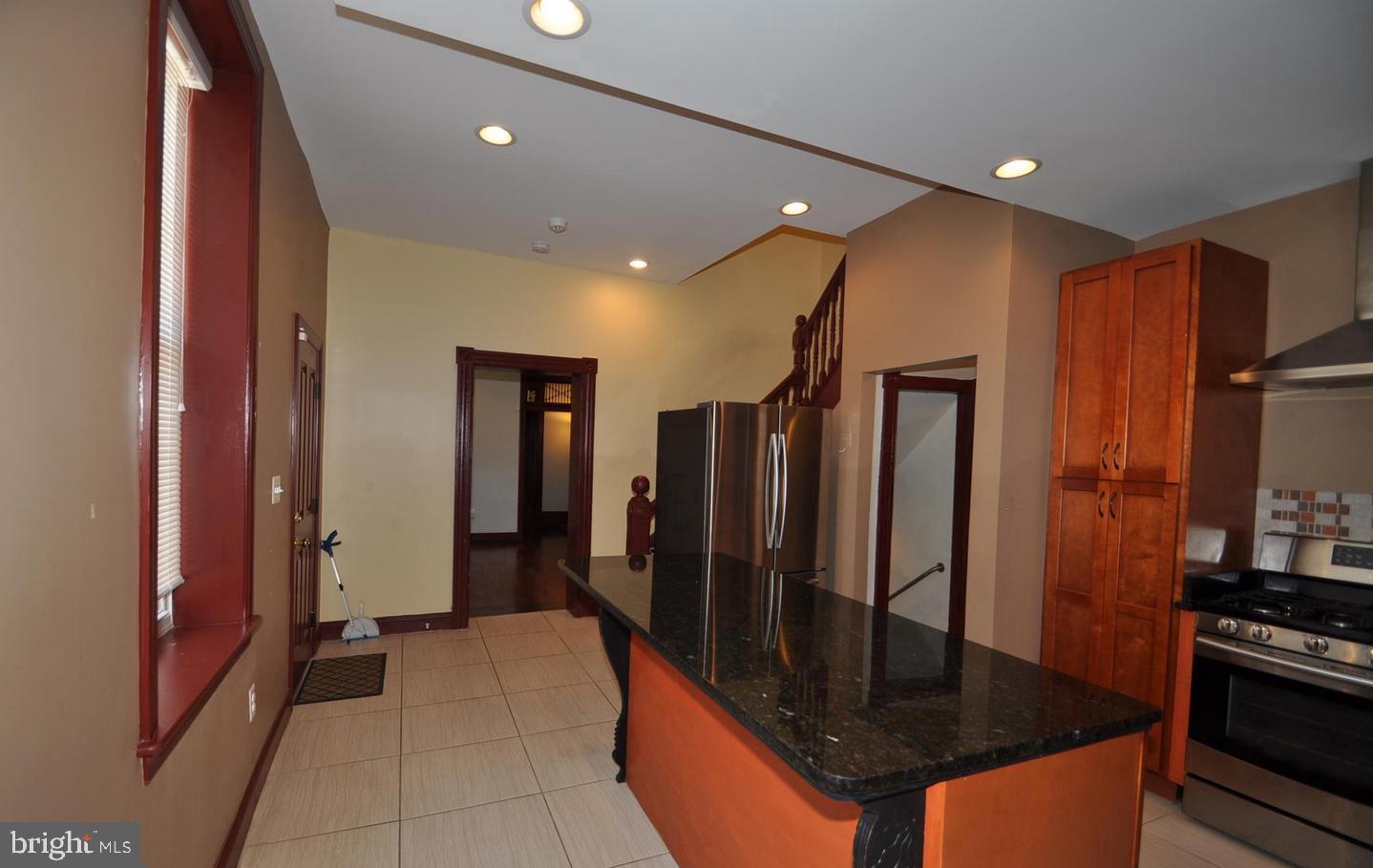 HOLLINS MARKET - Residential Lease