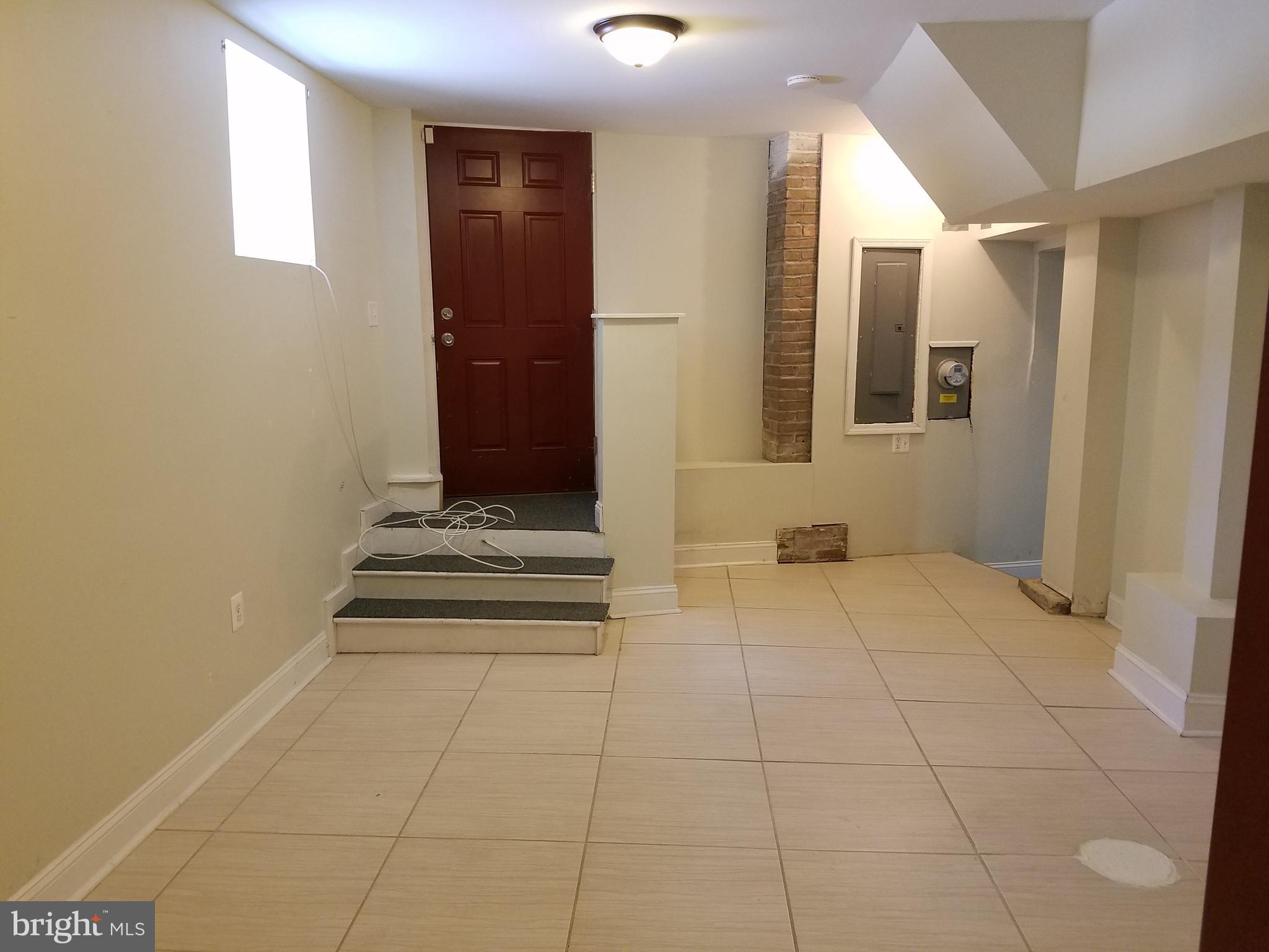 HOLLINS MARKET - Residential Lease
