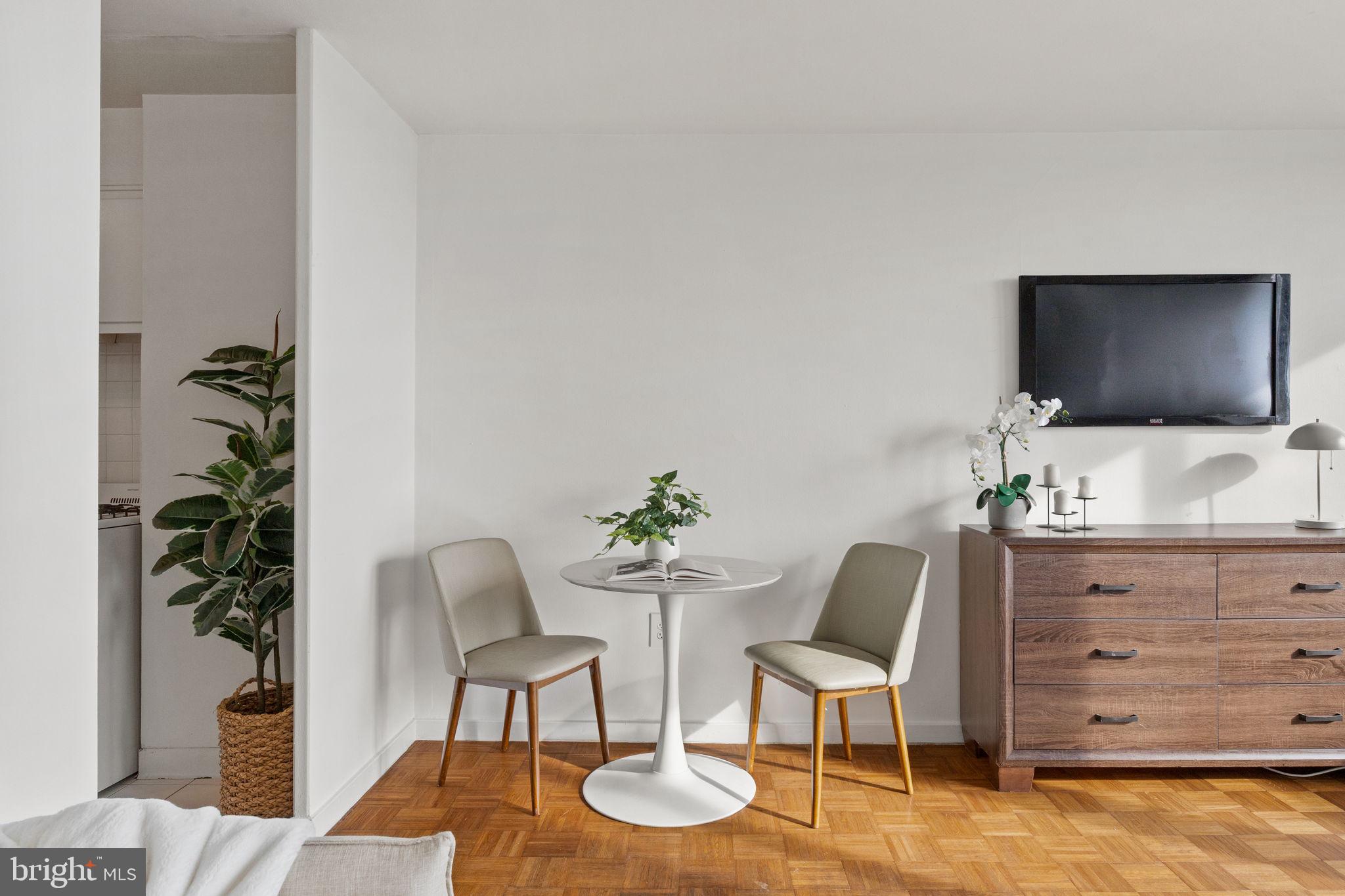 WASHINGTON SQ - Residential