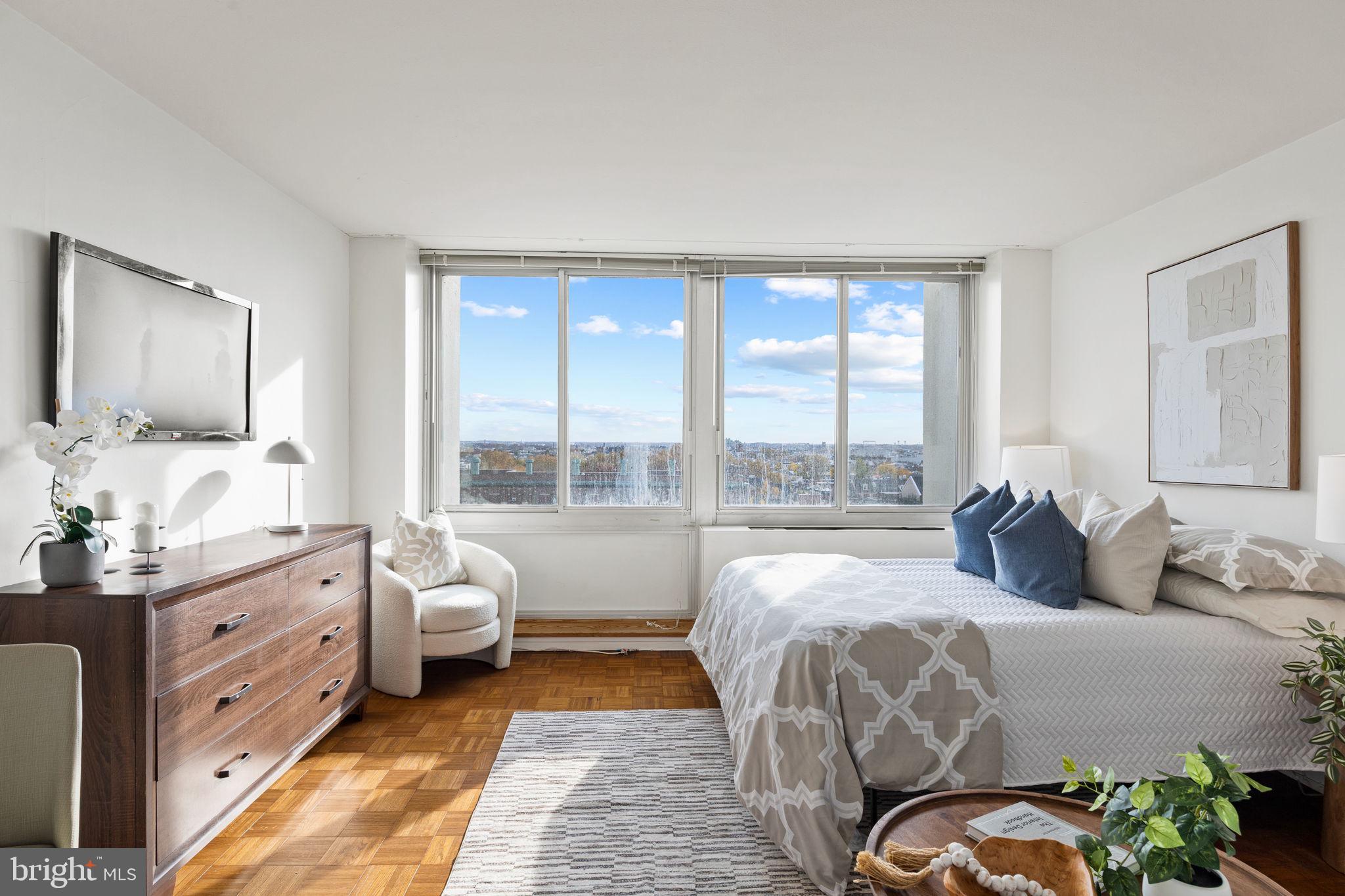 WASHINGTON SQ - Residential