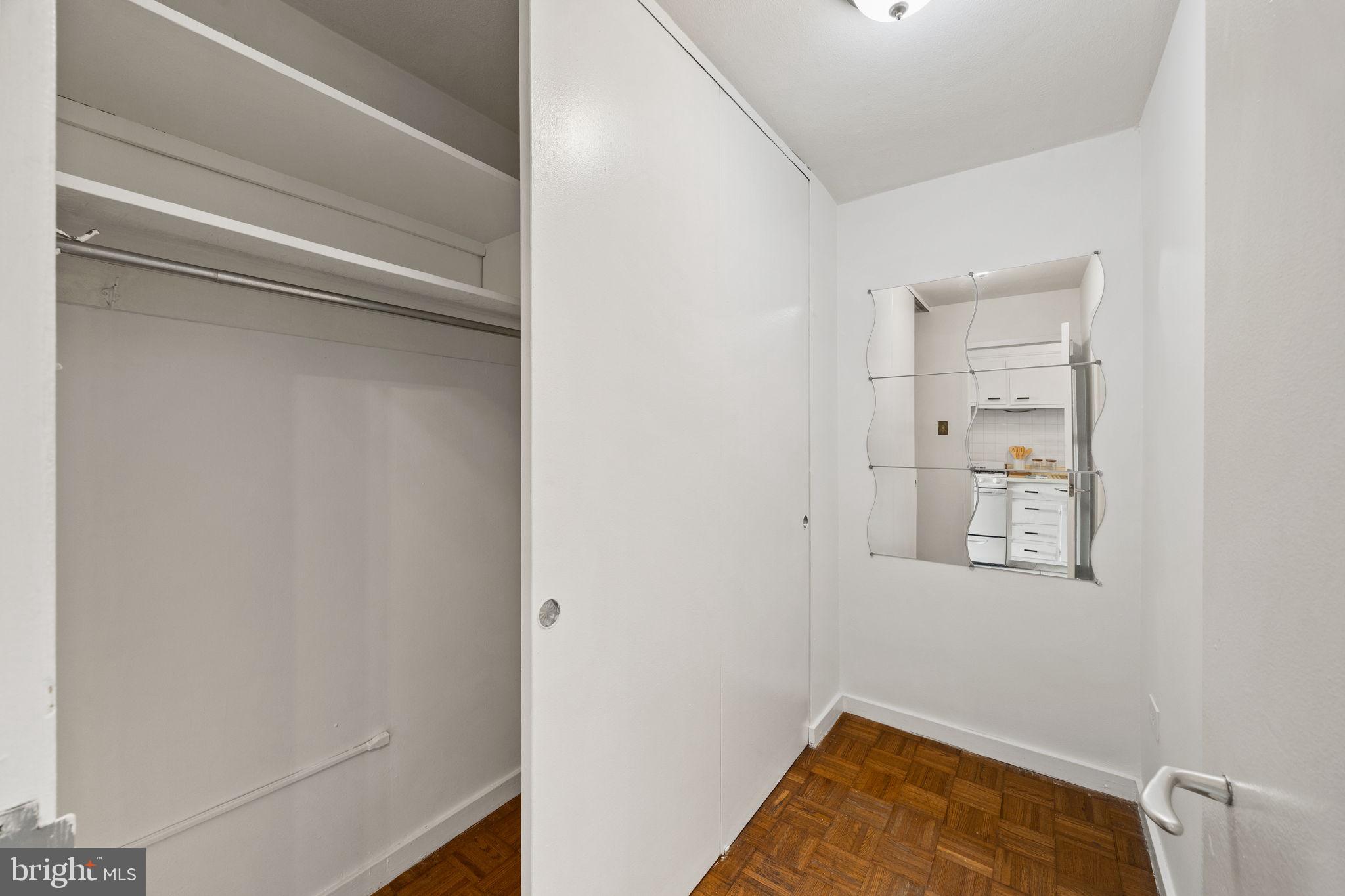 WASHINGTON SQ - Residential