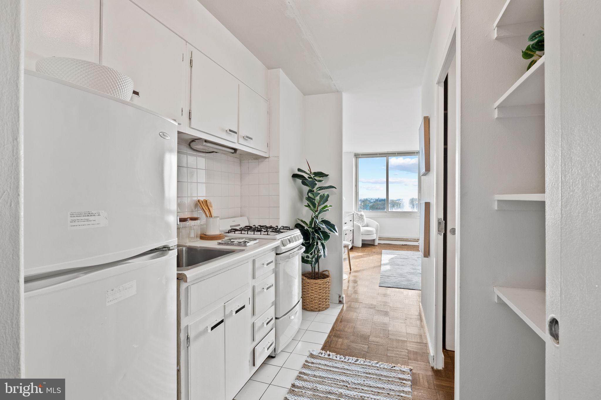 WASHINGTON SQ - Residential