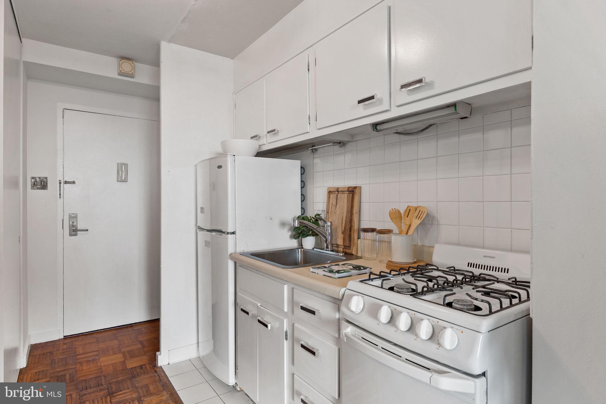 WASHINGTON SQ - Residential