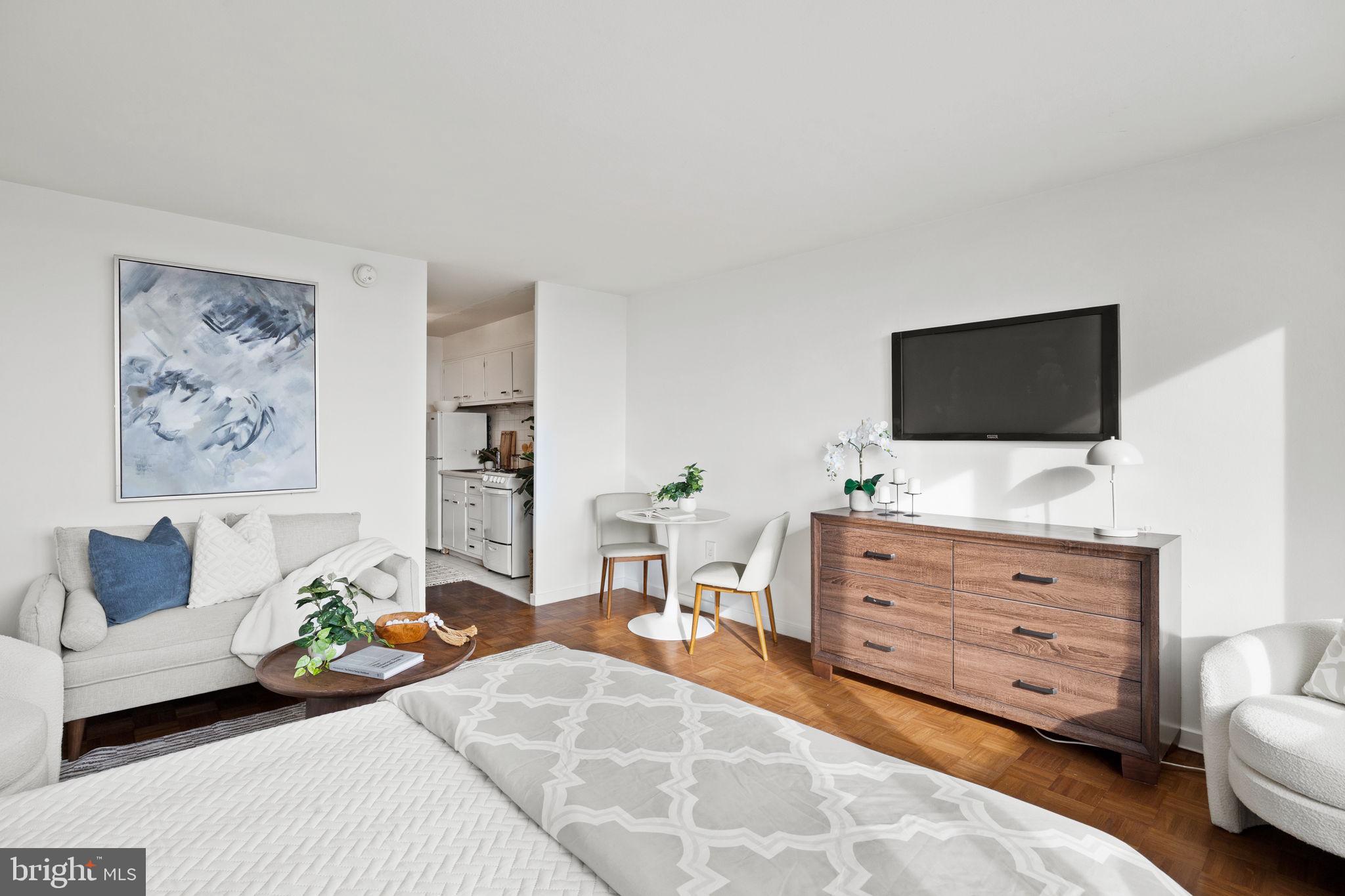 WASHINGTON SQ - Residential