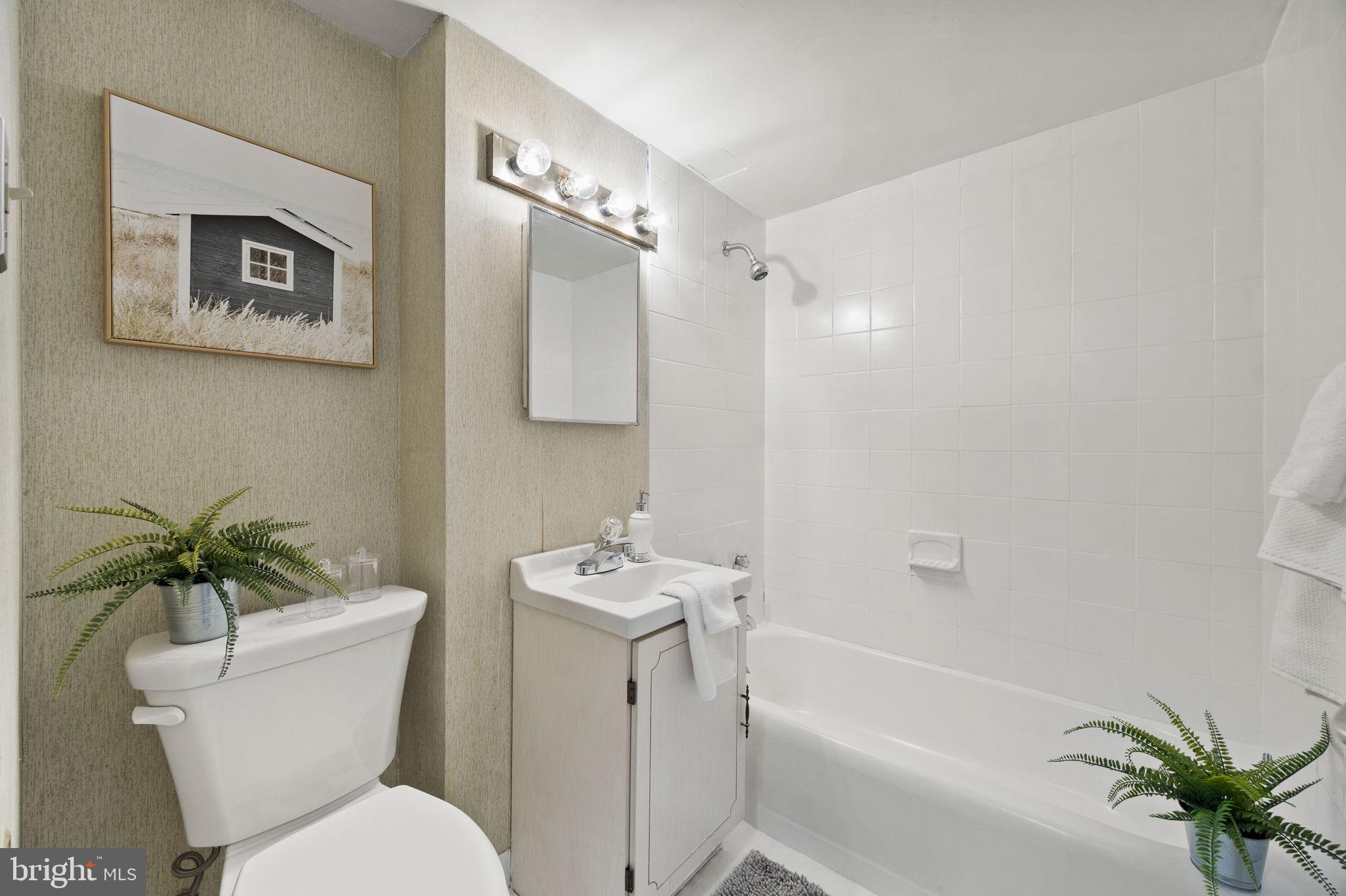 WASHINGTON SQ - Residential