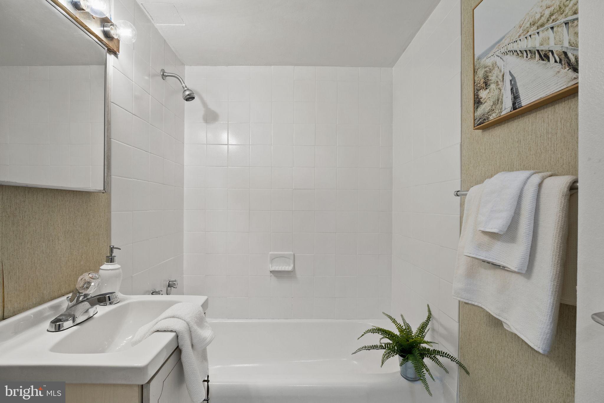 WASHINGTON SQ - Residential