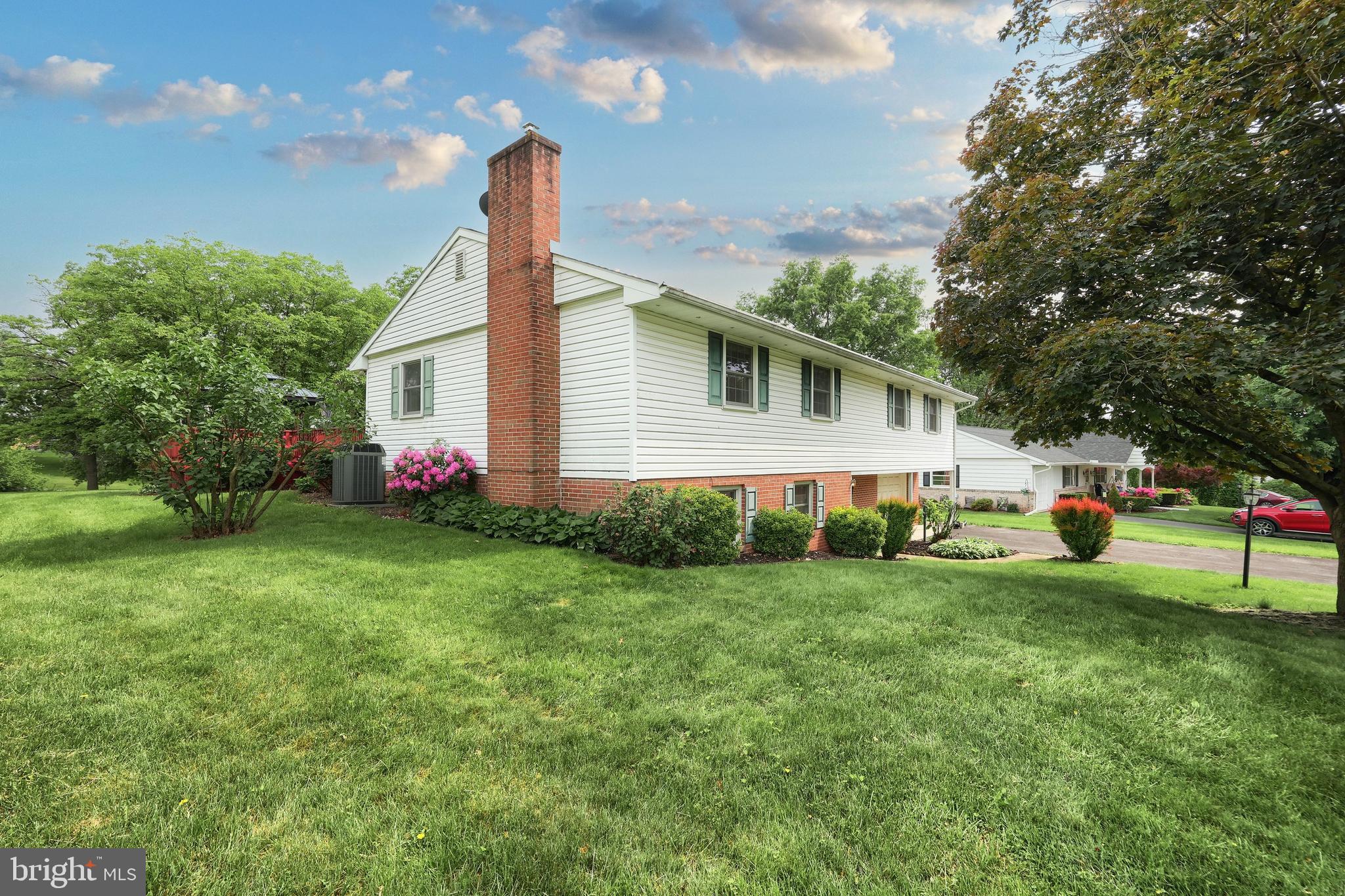 1840 LILAC ROAD