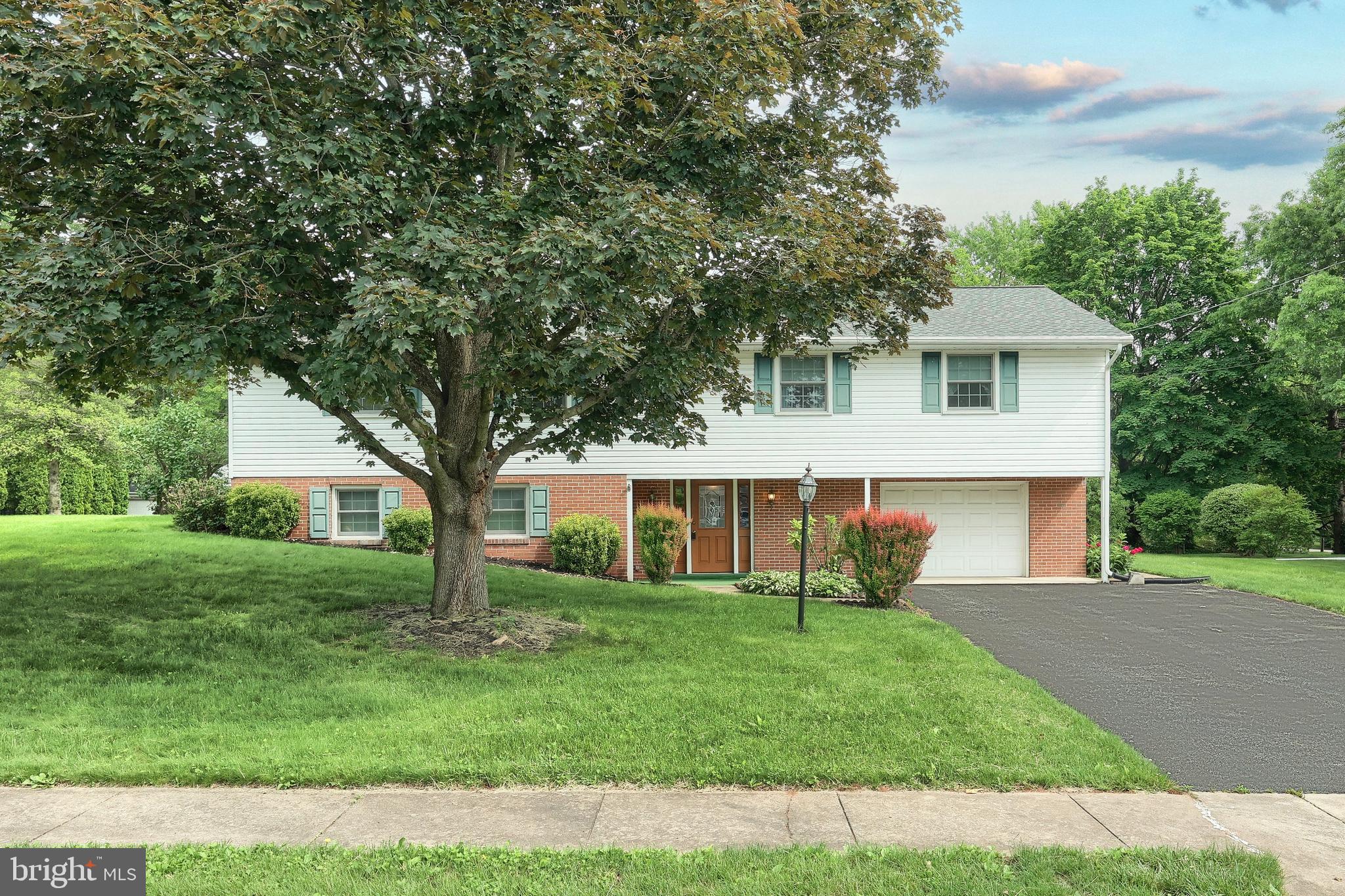 1840 LILAC ROAD
