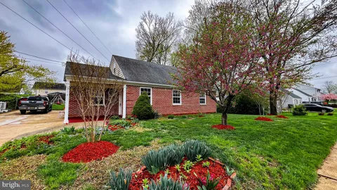 215 Manassas Drive, Manassas Park, VA MLS: VAMP2002768